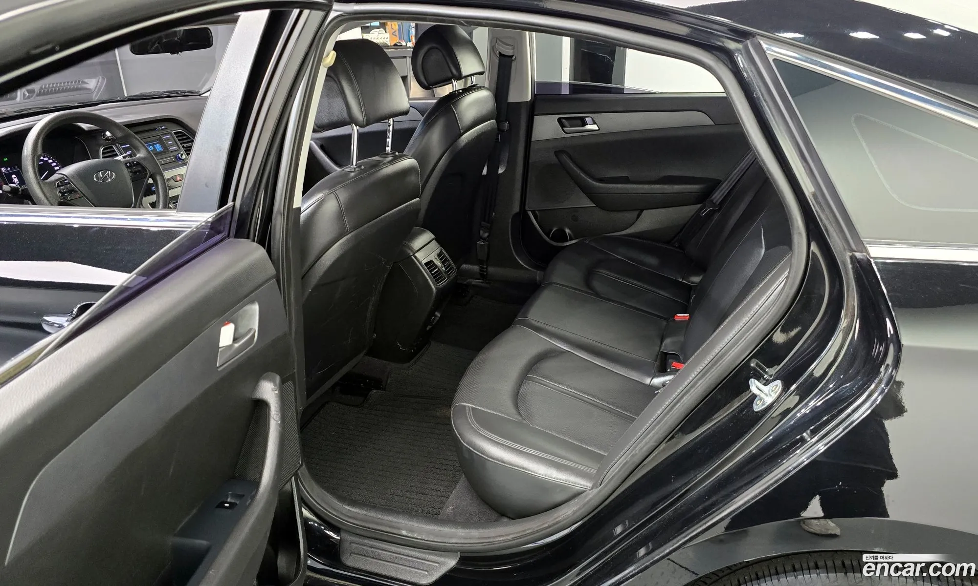 Hyundai LF Sonata 2016 KMHE341DBHA319303 — 16