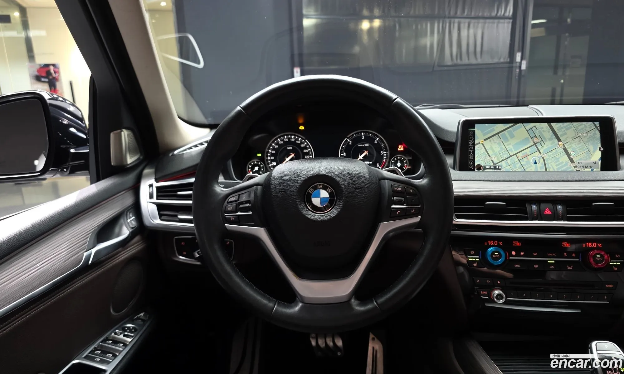 BMW X5 2016 — 2