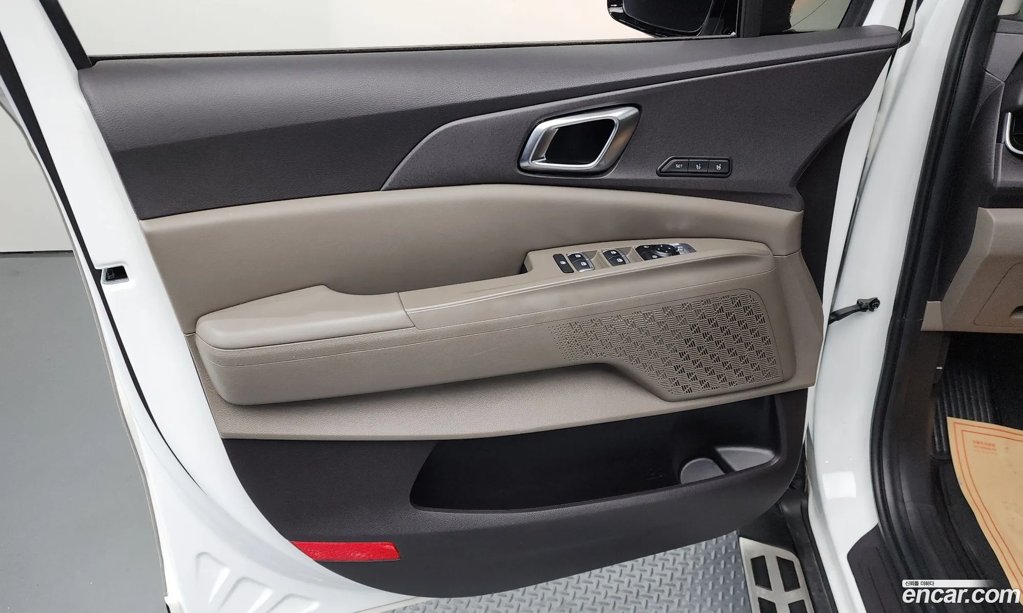 Kia Carnival 2024 KNANC81BBSS451217 — 8