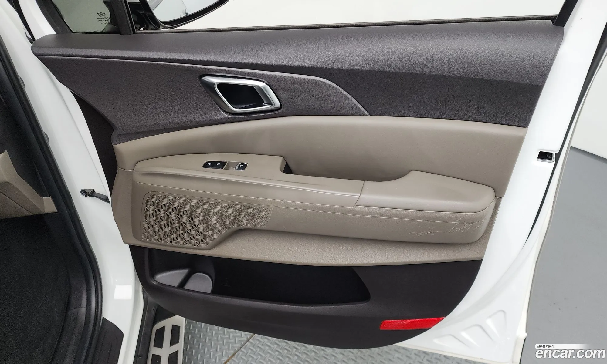 Kia Carnival 2024 KNANC81BBSS451217 — 3