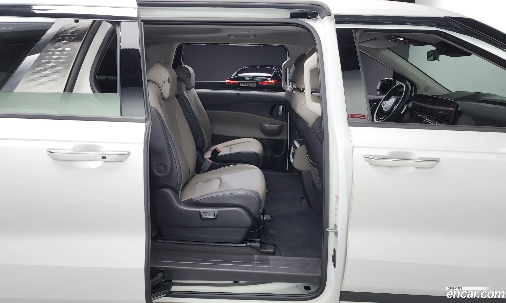 Kia Carnival 2024 KNANC81BBSS451217 — 16