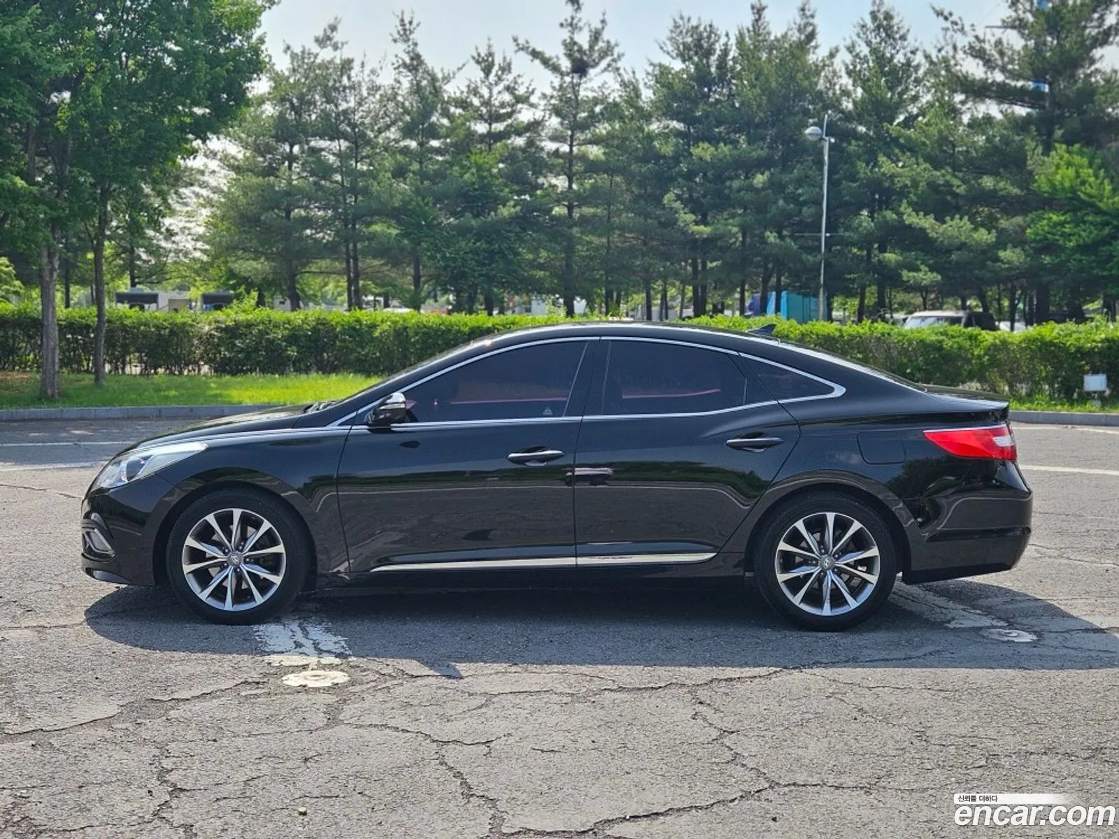 Hyundai Grandeur HG 2015 — 14