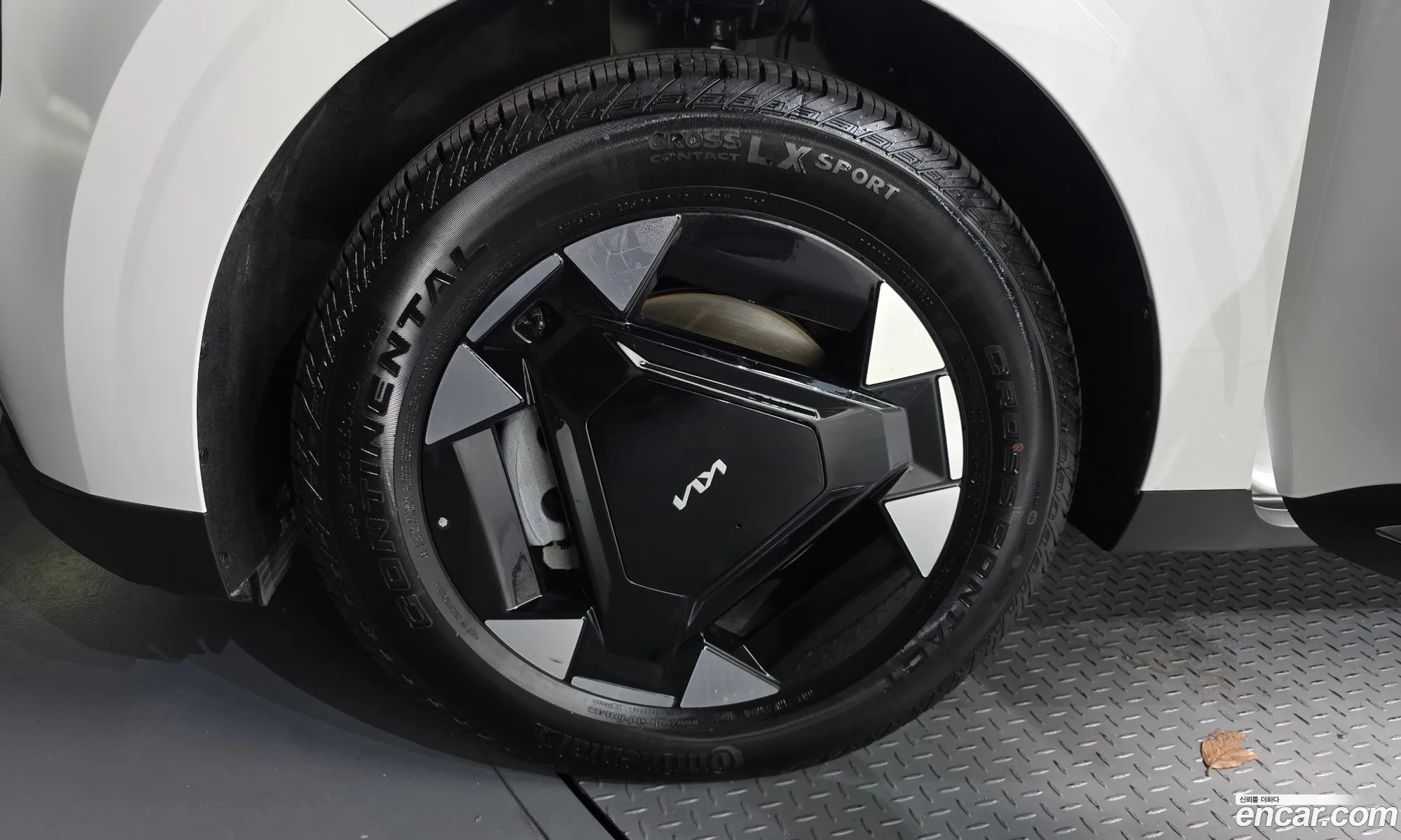 Kia Carnival 2025 KNANC81ABSS104361 — 8