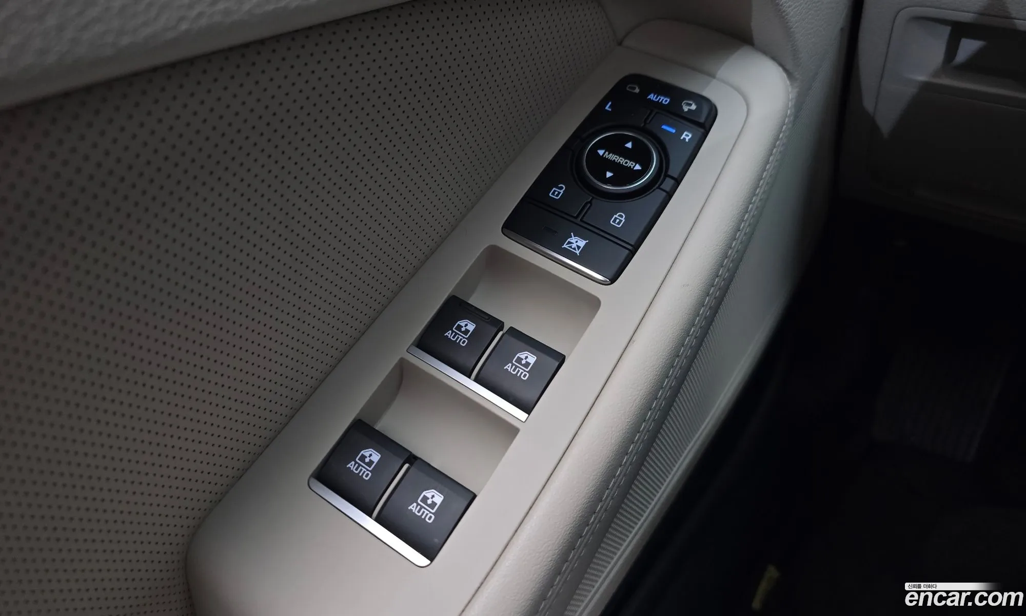 Genesis G80 2018 — 26