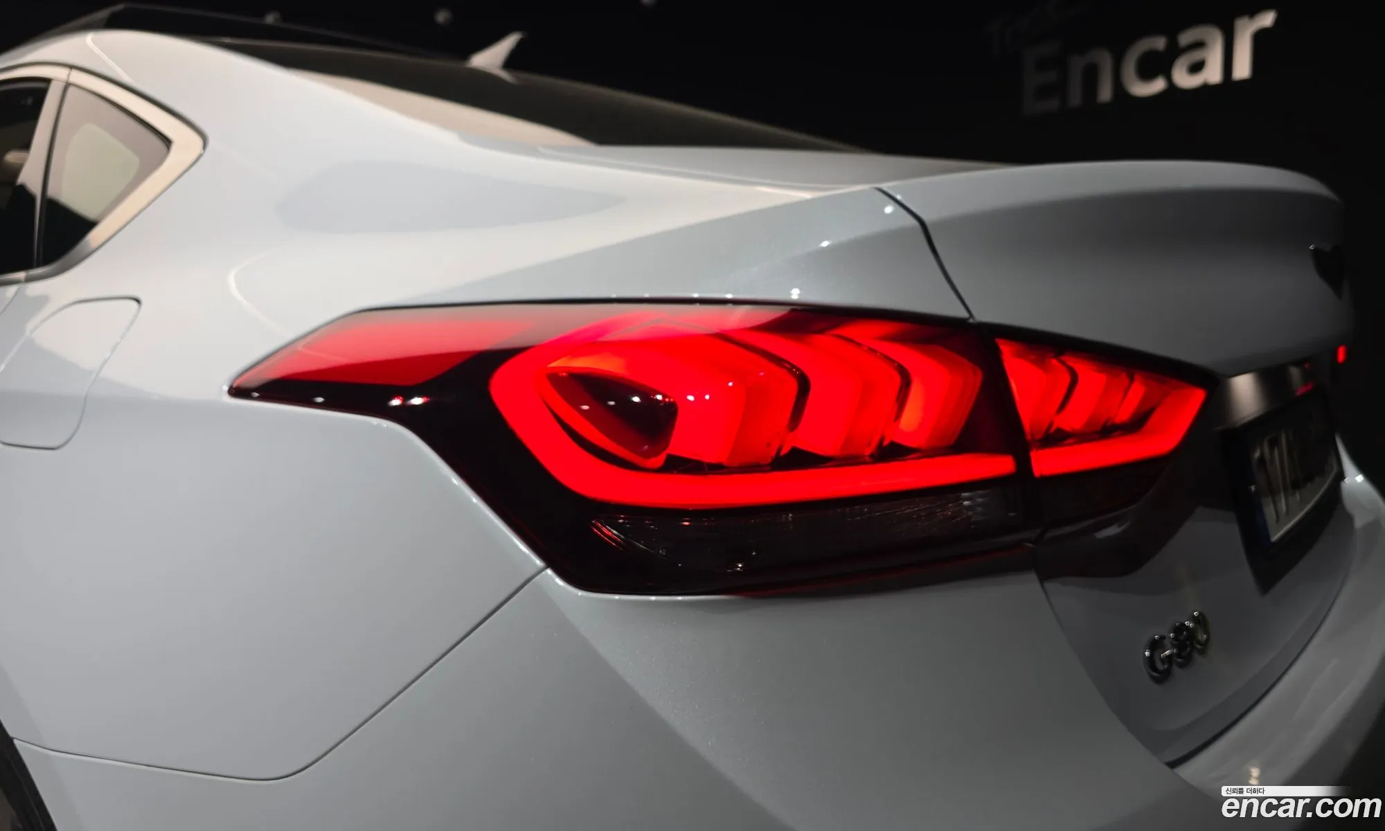 Genesis G80 2018 — 19