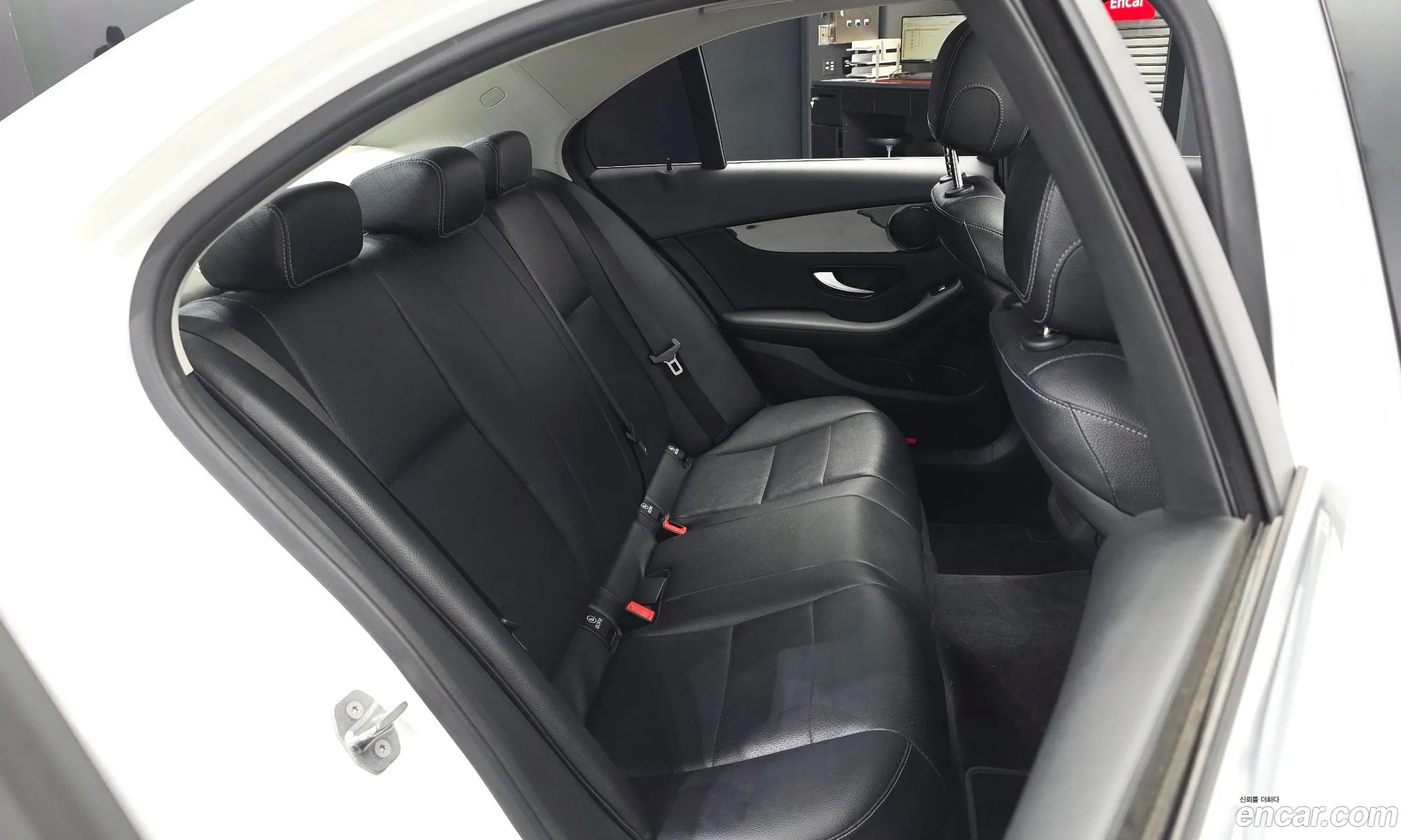 Mercedes-Benz C-Class W205 2016 — 3
