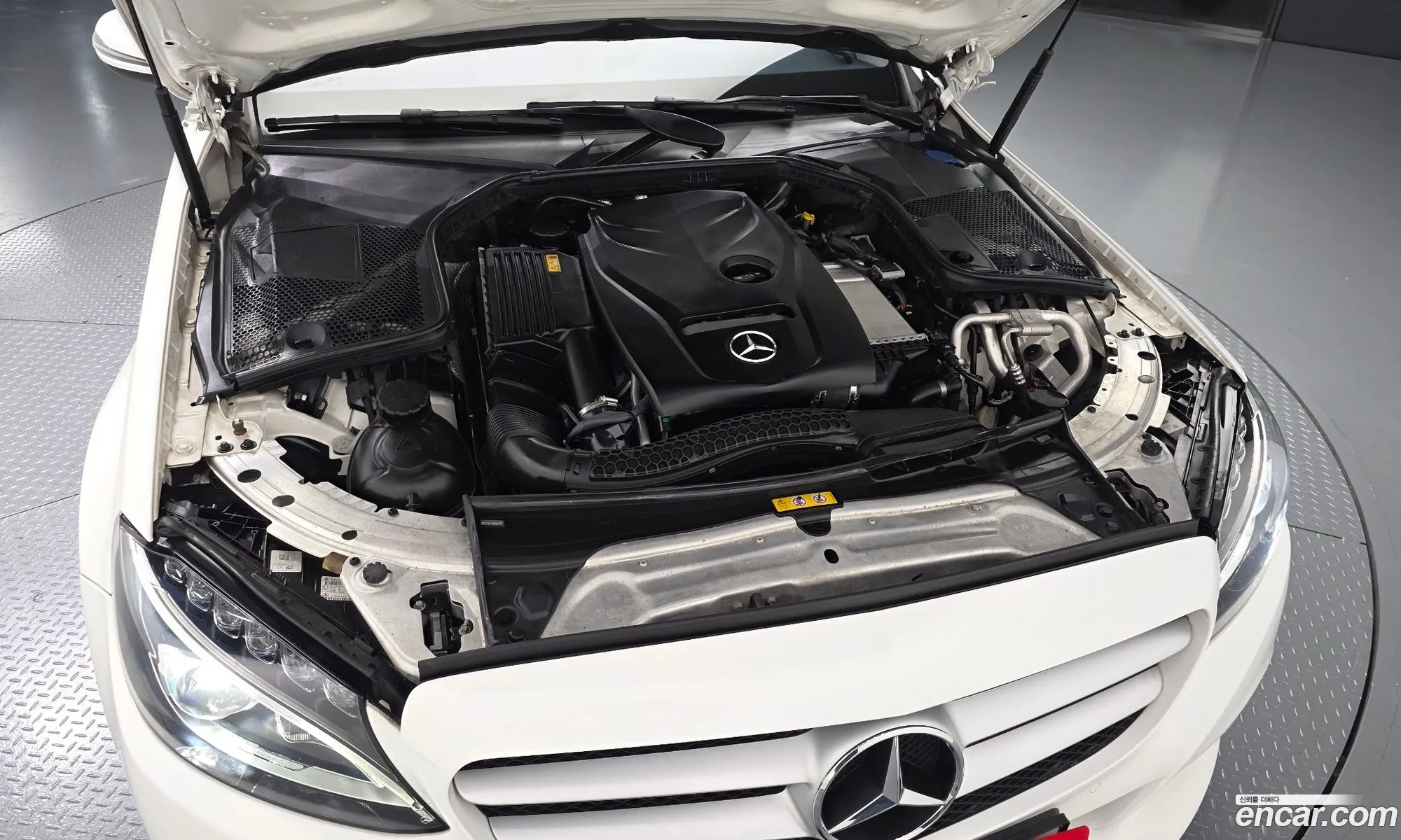 Mercedes-Benz C-Class W205 2016 — 12