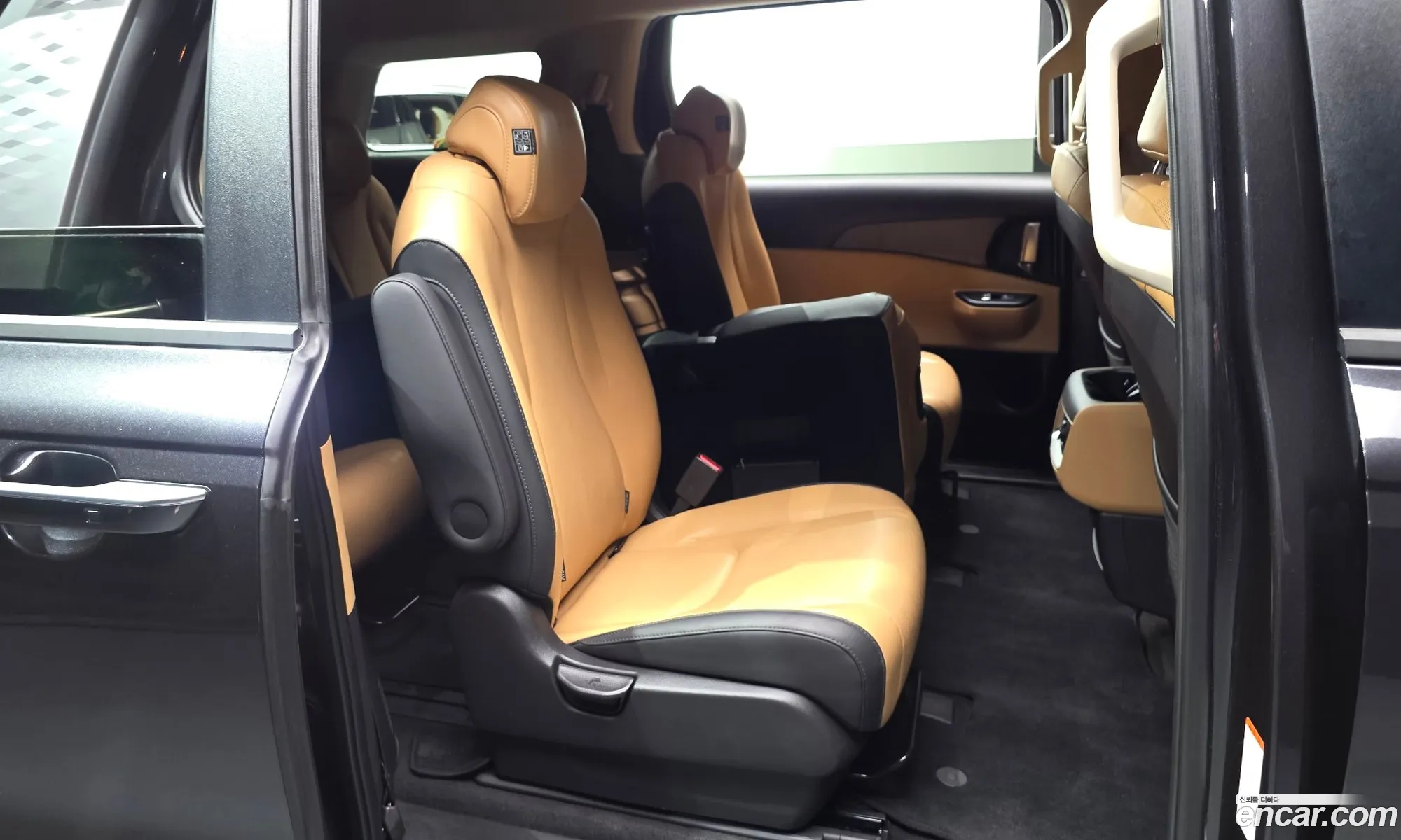 Kia Carnival 2023 KNHNB37BBPS310432 — 5