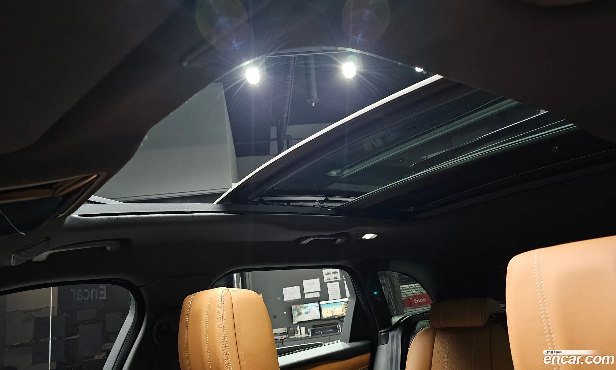 Land Rover Range Rover Velar 2021 SALYA2BU2MA320943 — 23