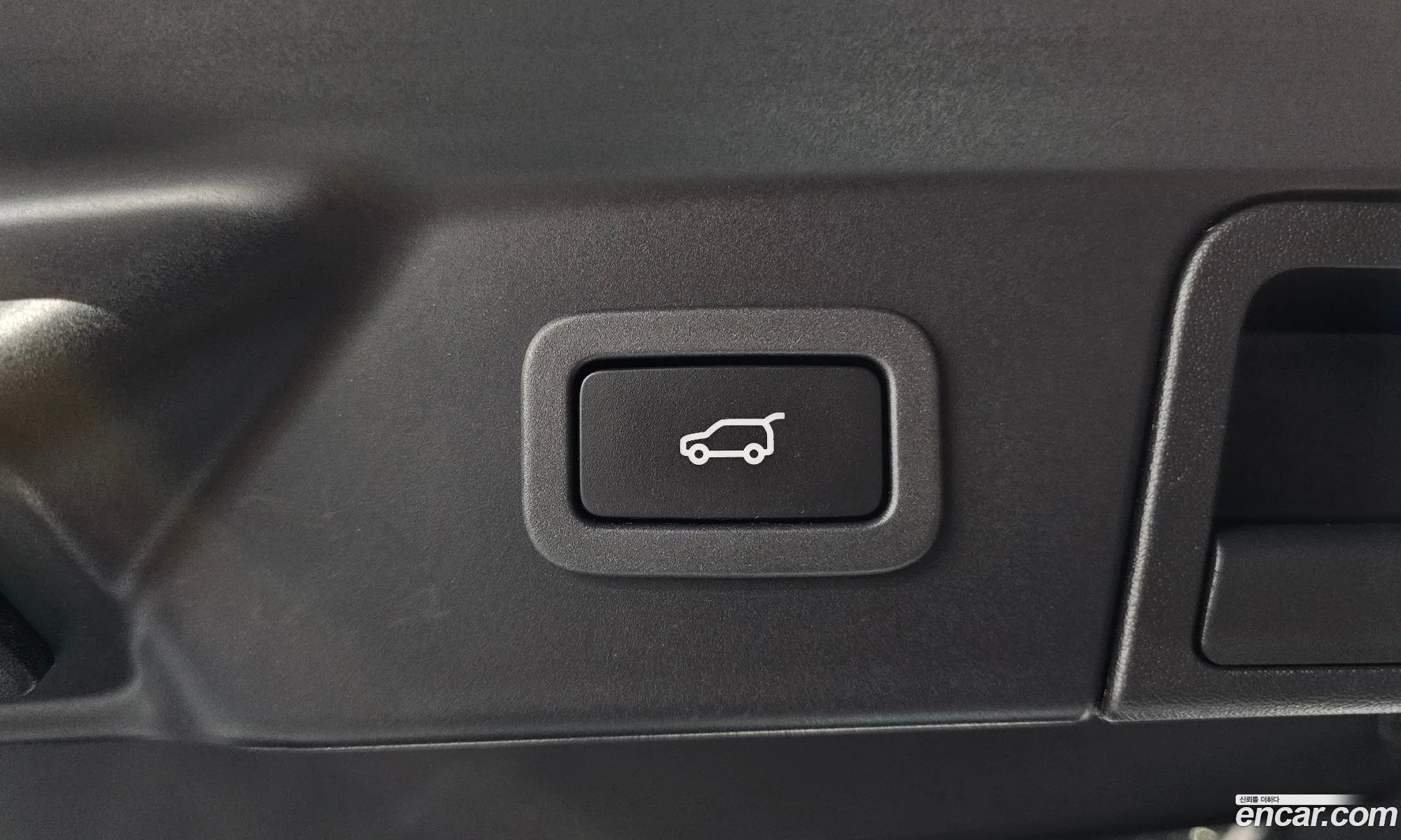 Land Rover Range Rover Velar 2021 SALYA2BU2MA320943 — 18