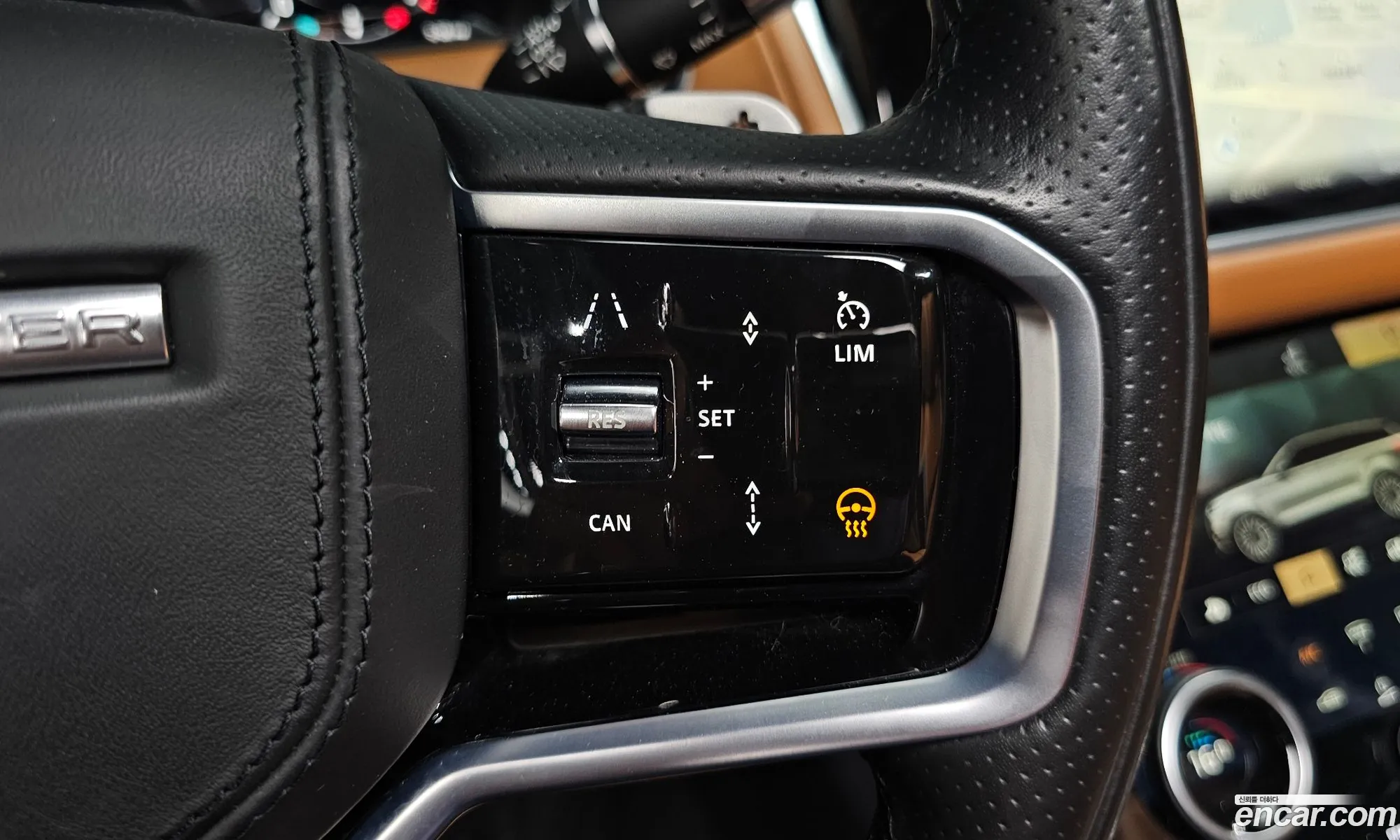 Land Rover Range Rover Velar 2021 SALYA2BU2MA320943 — 10