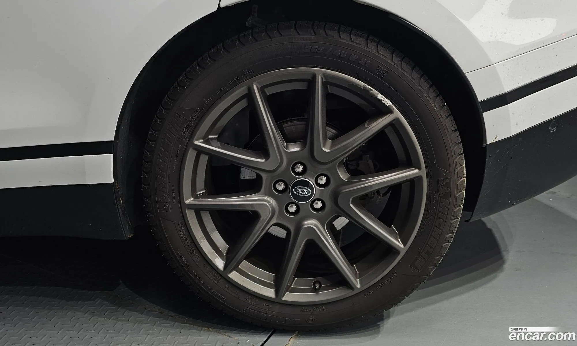 Land Rover Range Rover Velar 2021 SALYA2BU2MA320943 — 30