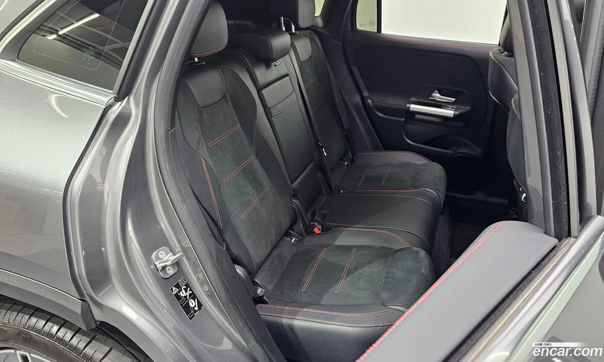 Mercedes-Benz GLA-Class H247 2023 — 16