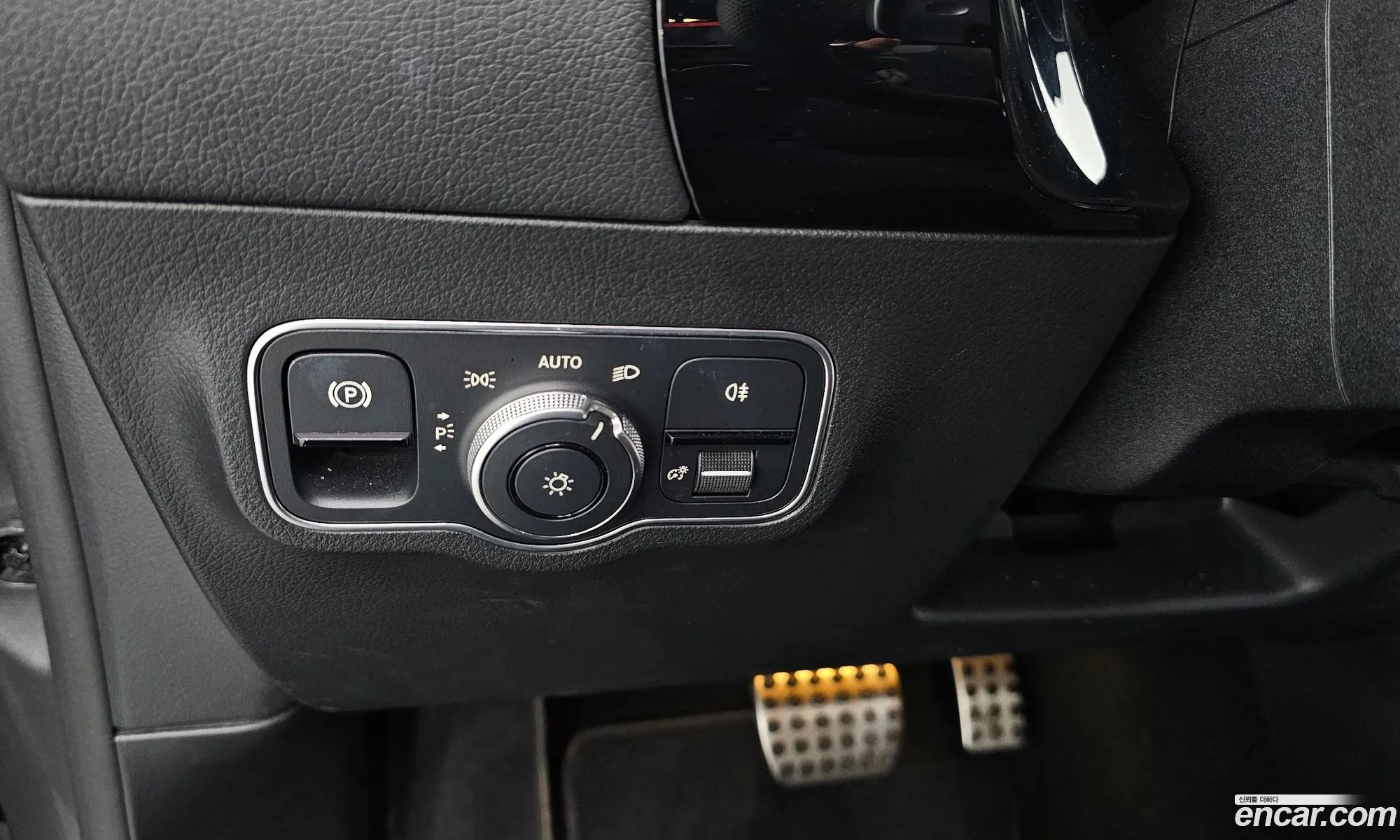 Mercedes-Benz GLA-Class H247 2023 — 12