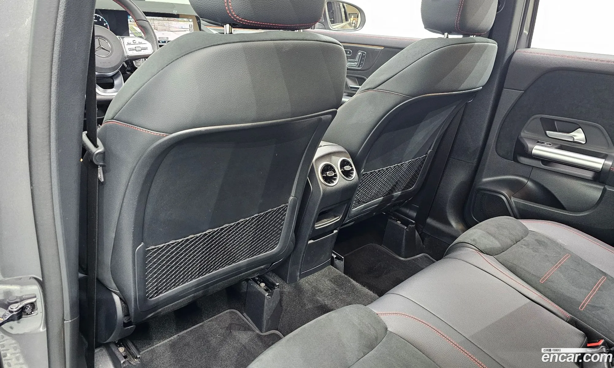 Mercedes-Benz GLA-Class H247 2023 — 20