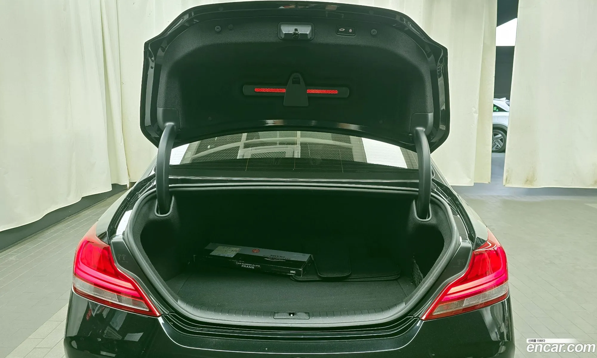 Genesis G70 2020 KMTG341ABLU072115 — 13