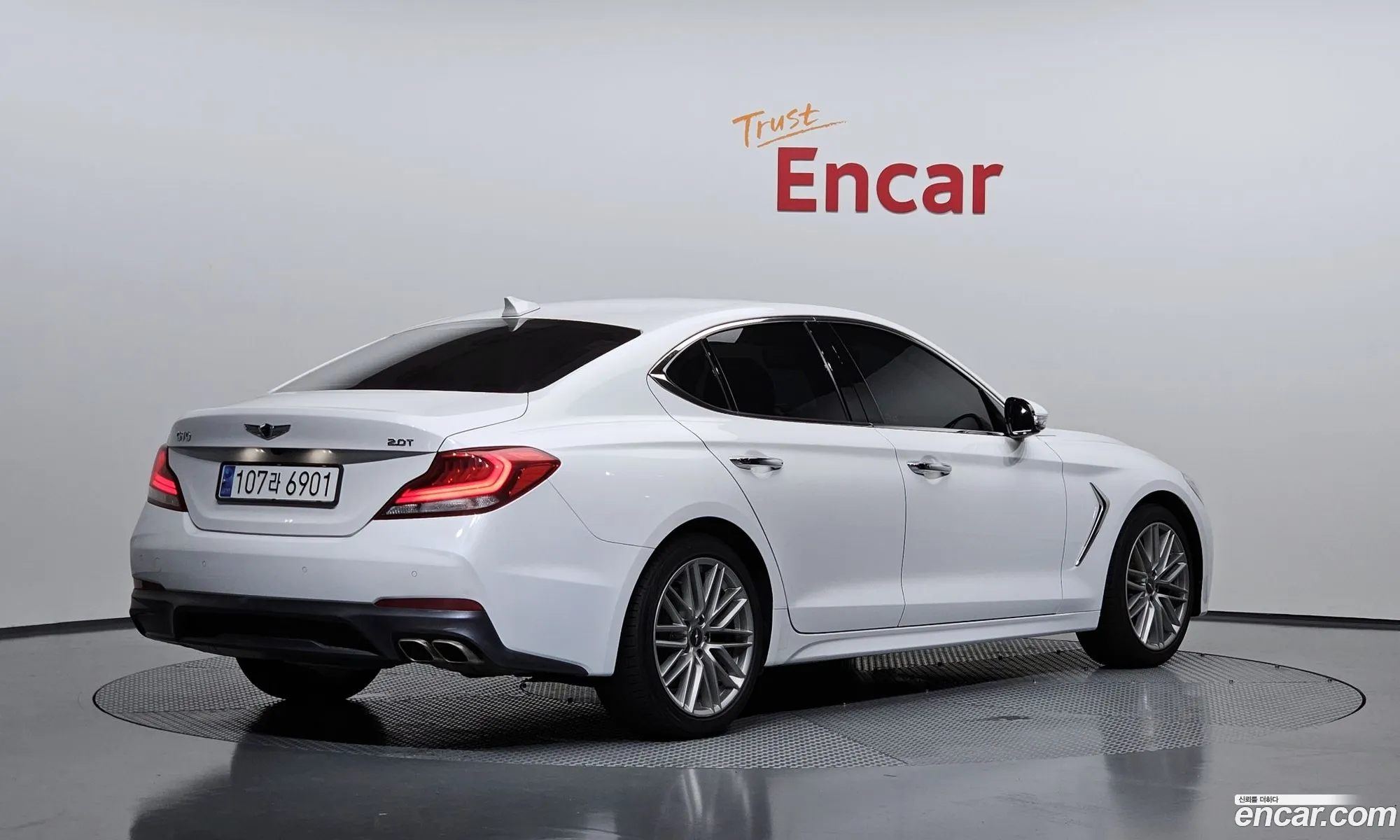 Genesis G70 2019 KMTG341ABKU052239 — 19