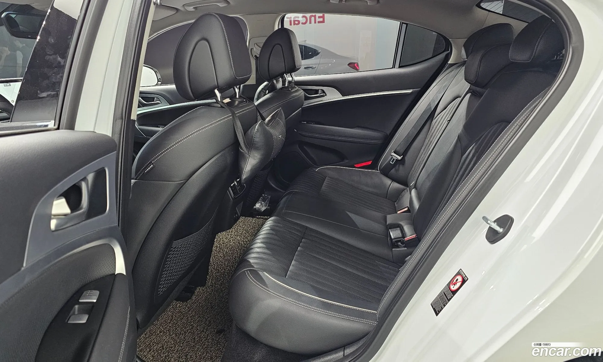 Genesis G70 2019 KMTG341ABKU052239 — 3