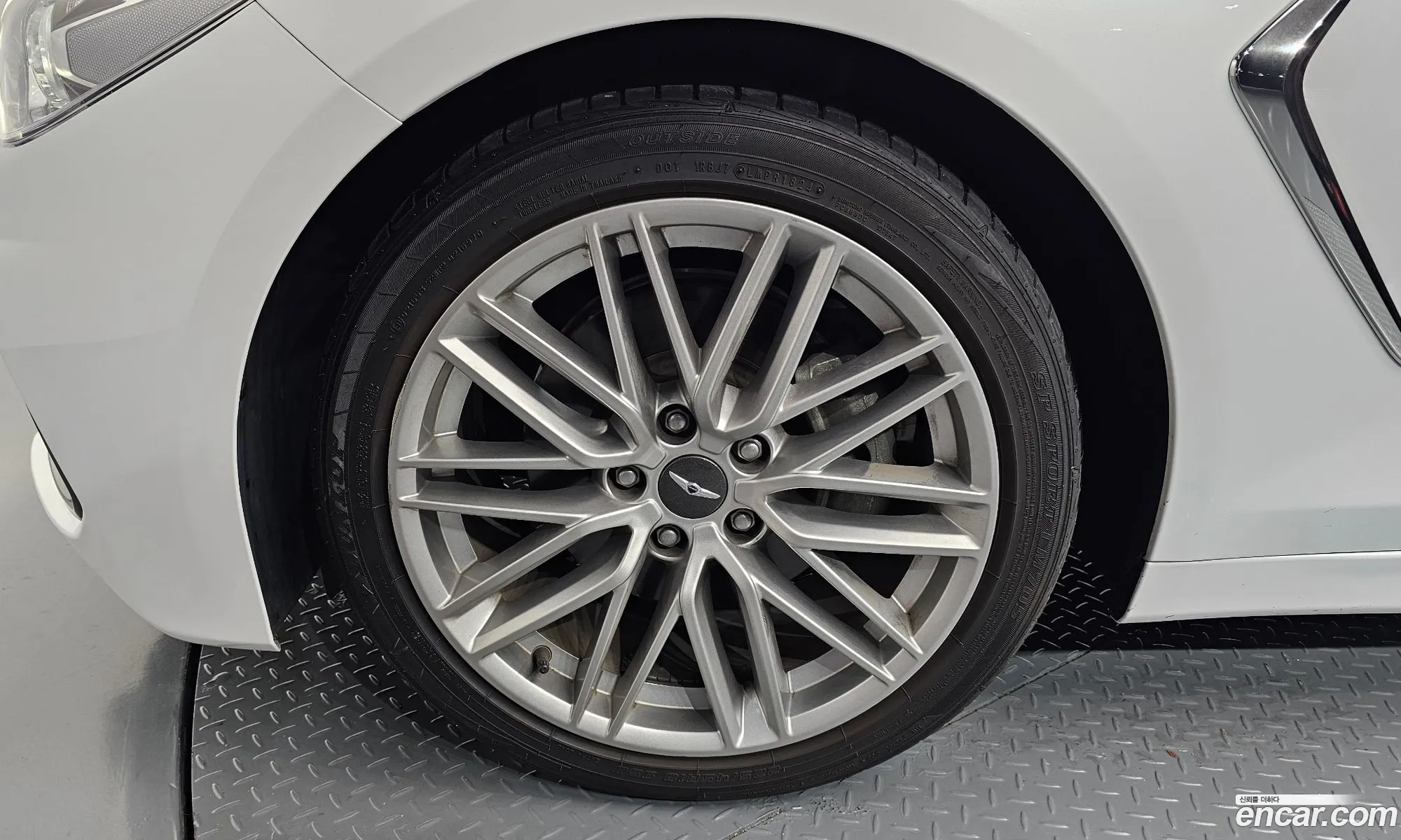 Genesis G70 2019 KMTG341ABKU052239 — 20