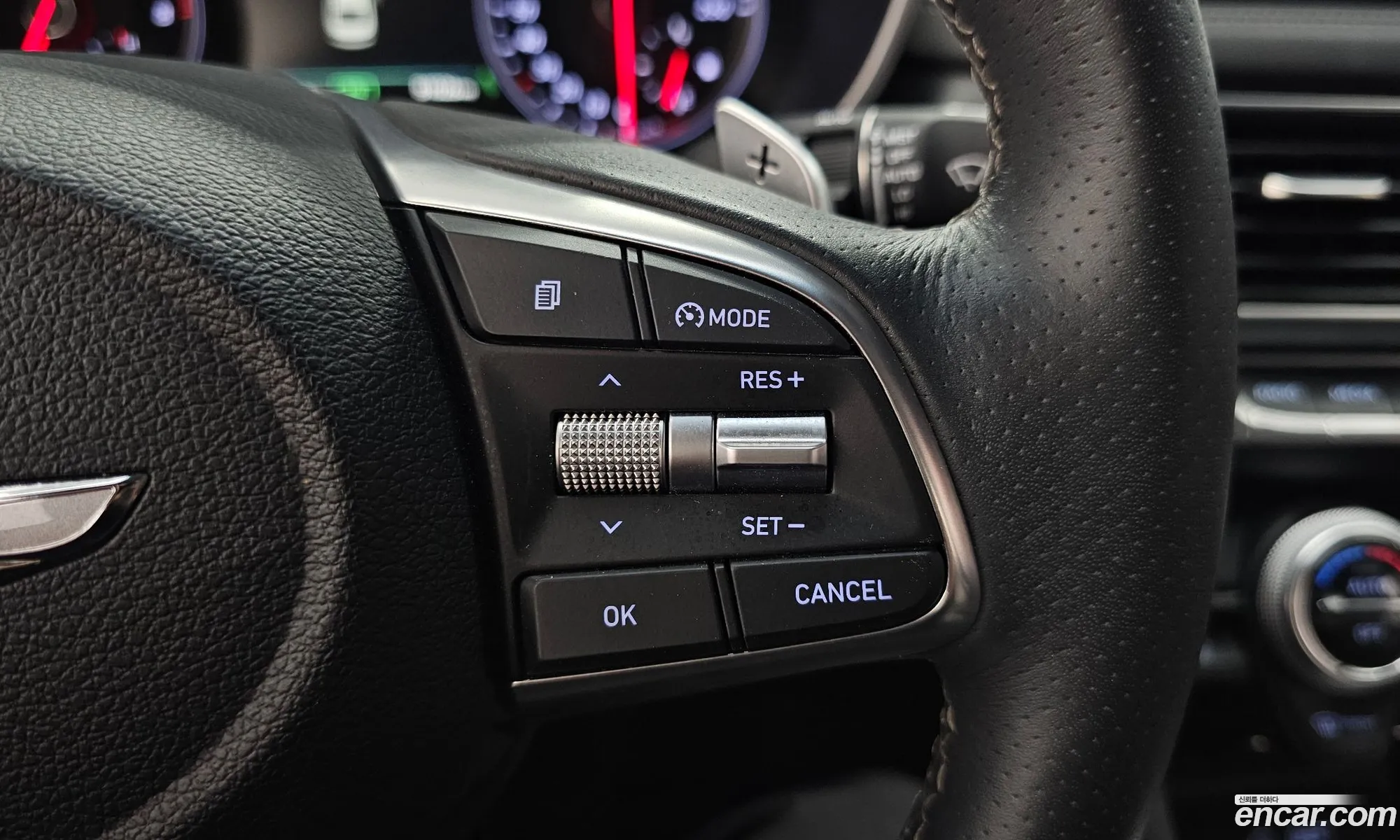 Genesis G70 2019 KMTG341ABKU052239 — 11