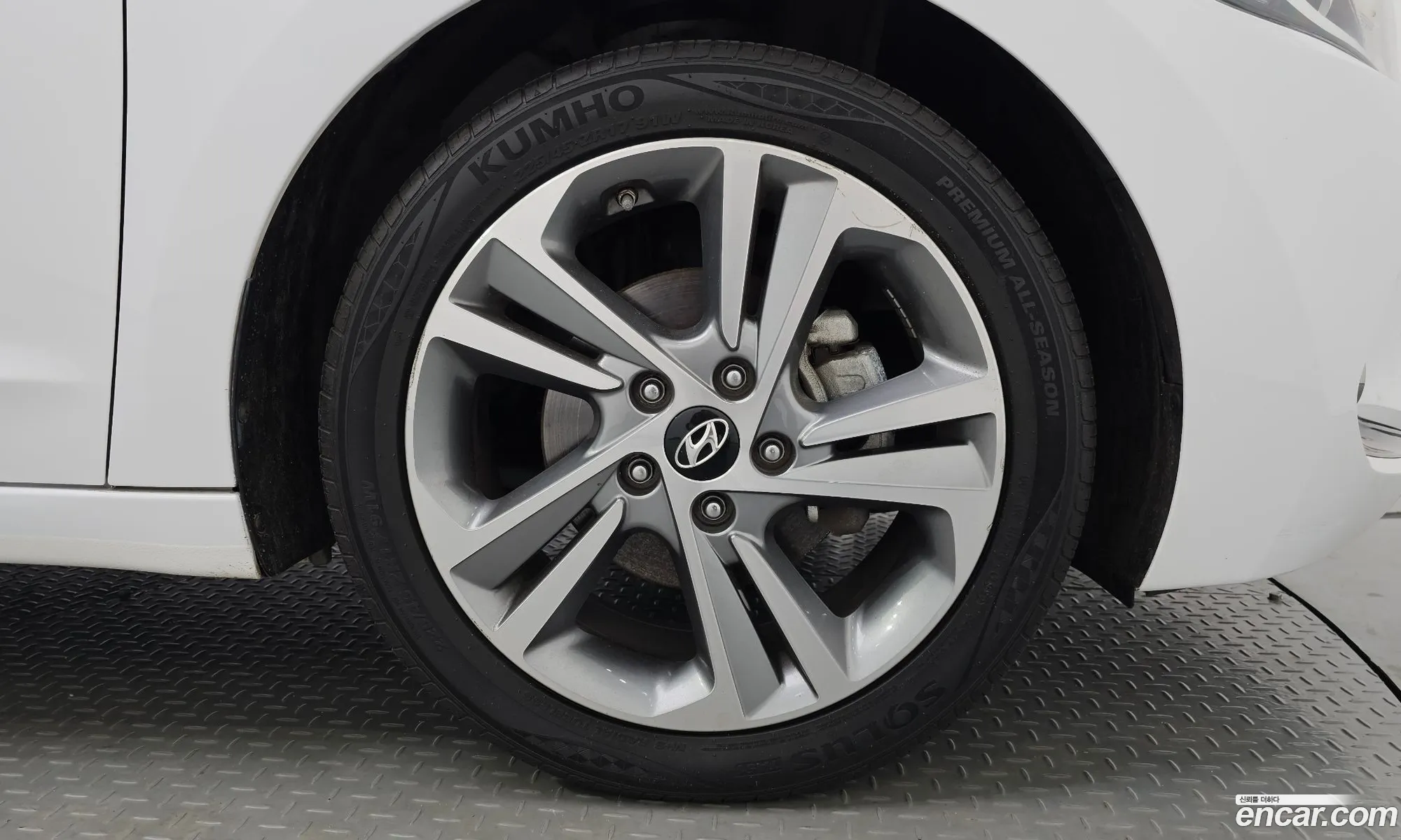 Hyundai Elantra AD 2018 — 26