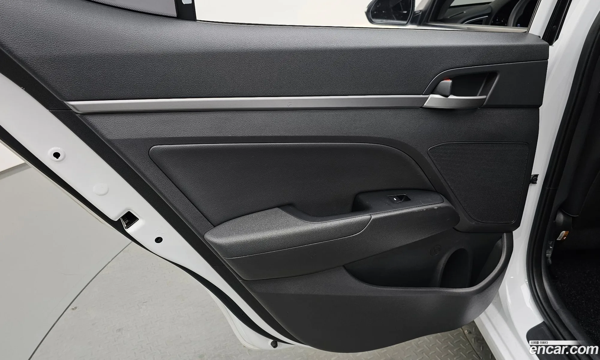 Hyundai Elantra AD 2018 — 11