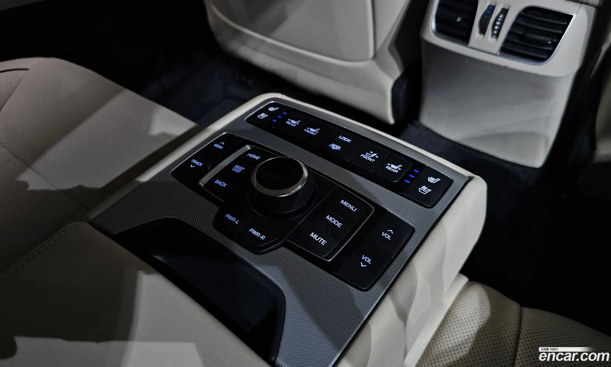 Genesis G80 2016 KMHGR41EDHU195766 — 34