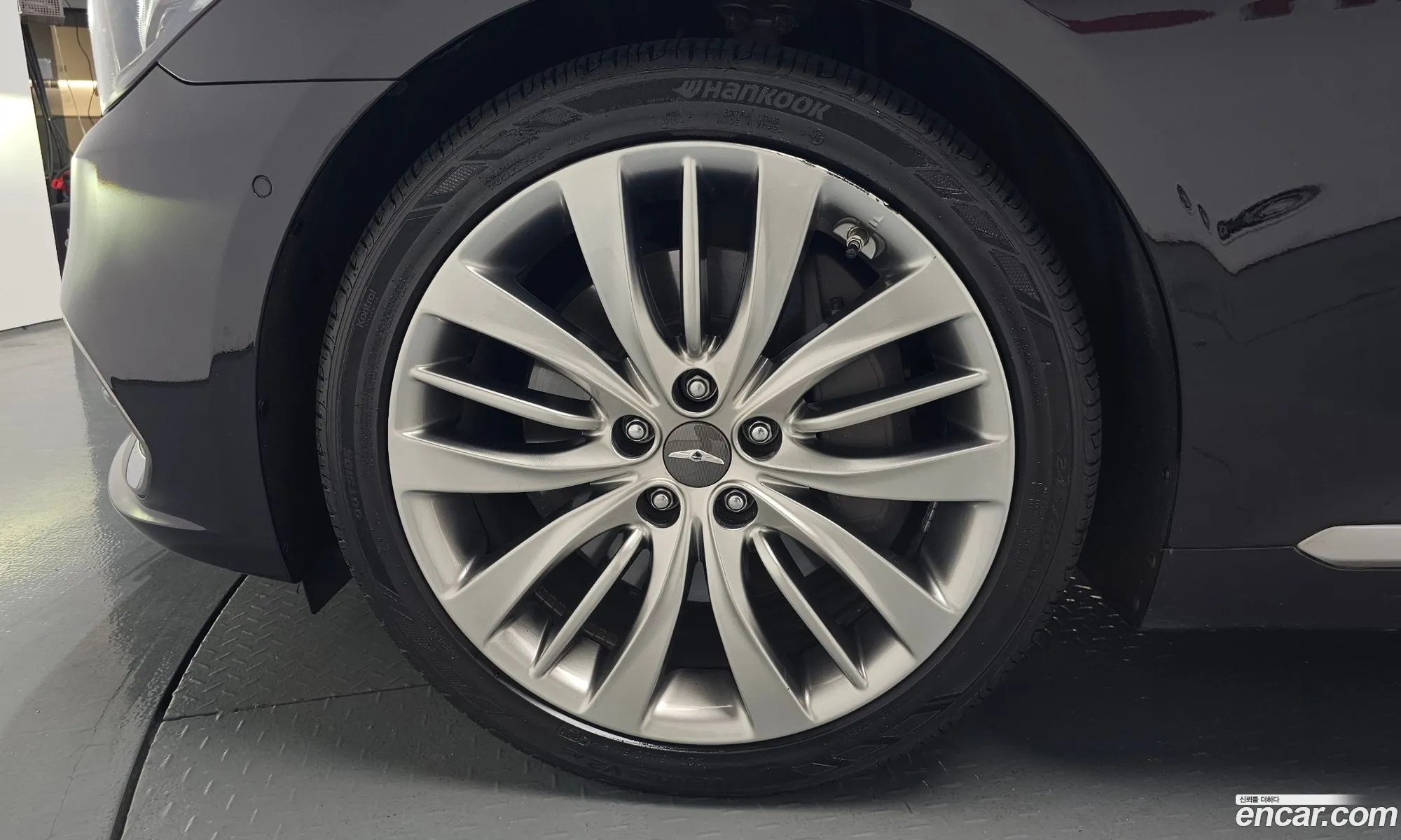 Genesis G80 2016 KMHGR41EDHU195766 — 2