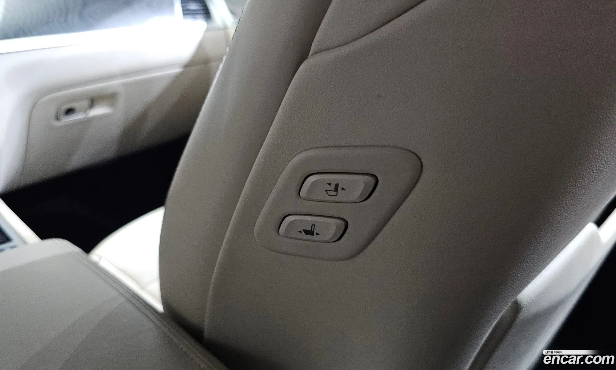 Genesis G80 2016 KMHGR41EDHU195766 — 6