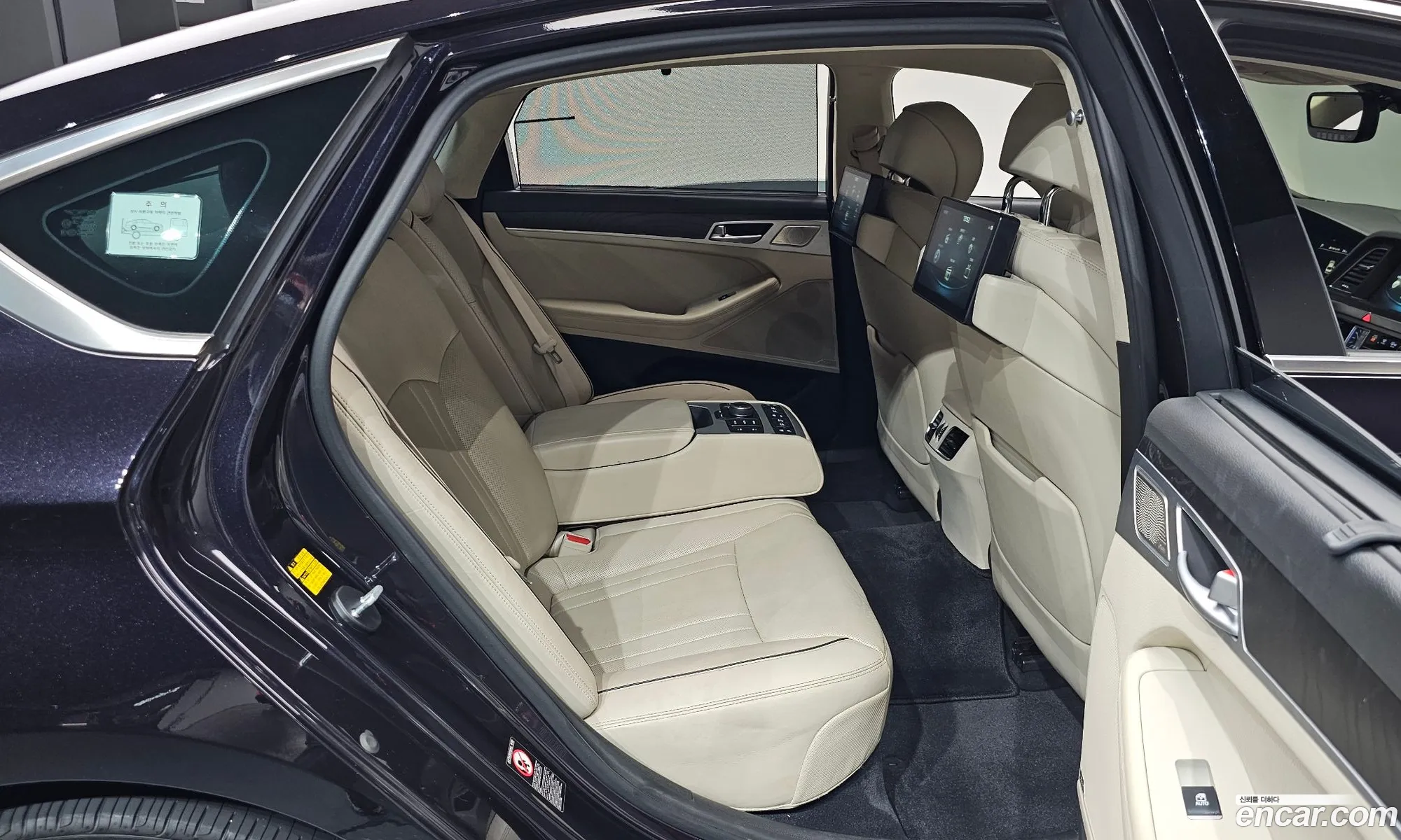 Genesis G80 2016 KMHGR41EDHU195766 — 14