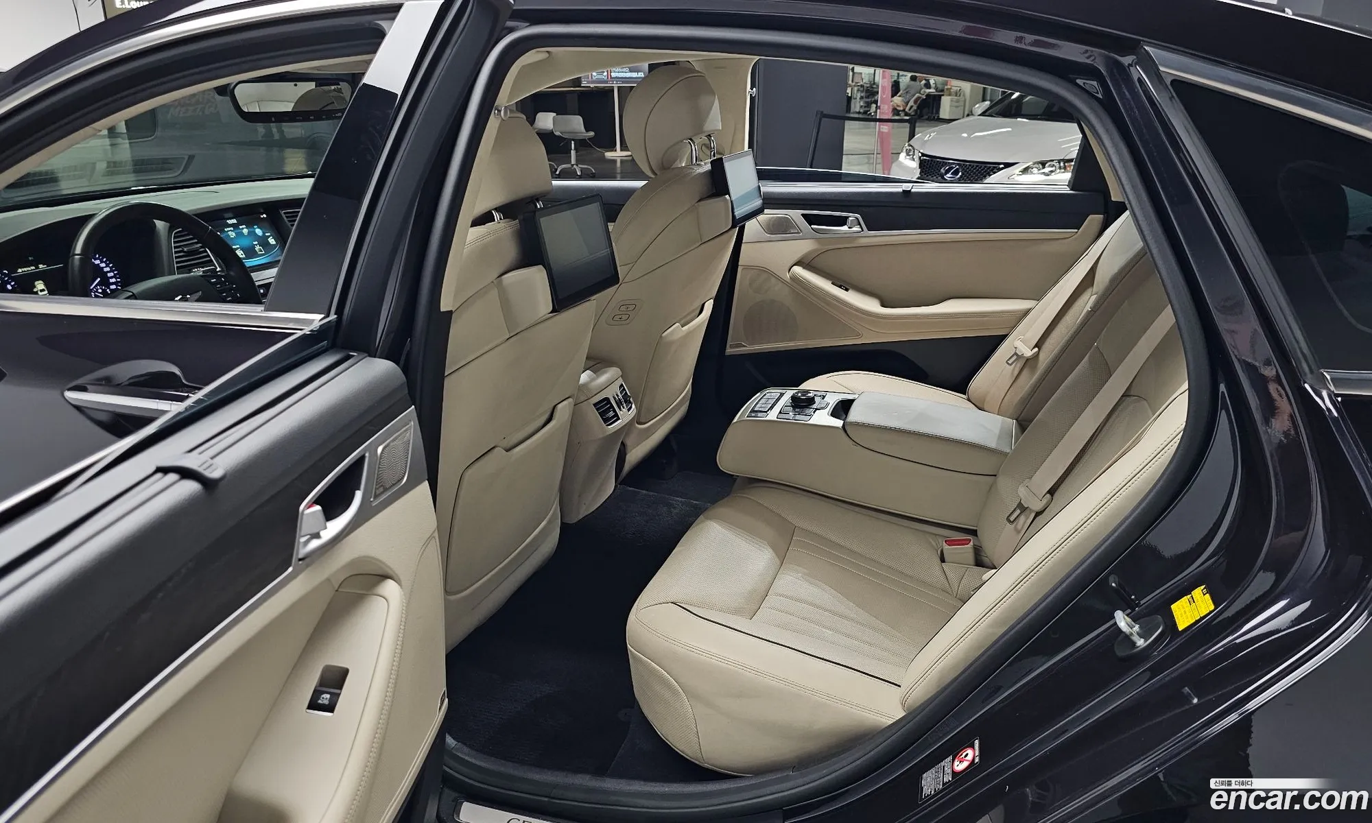 Genesis G80 2016 KMHGR41EDHU195766 — 18