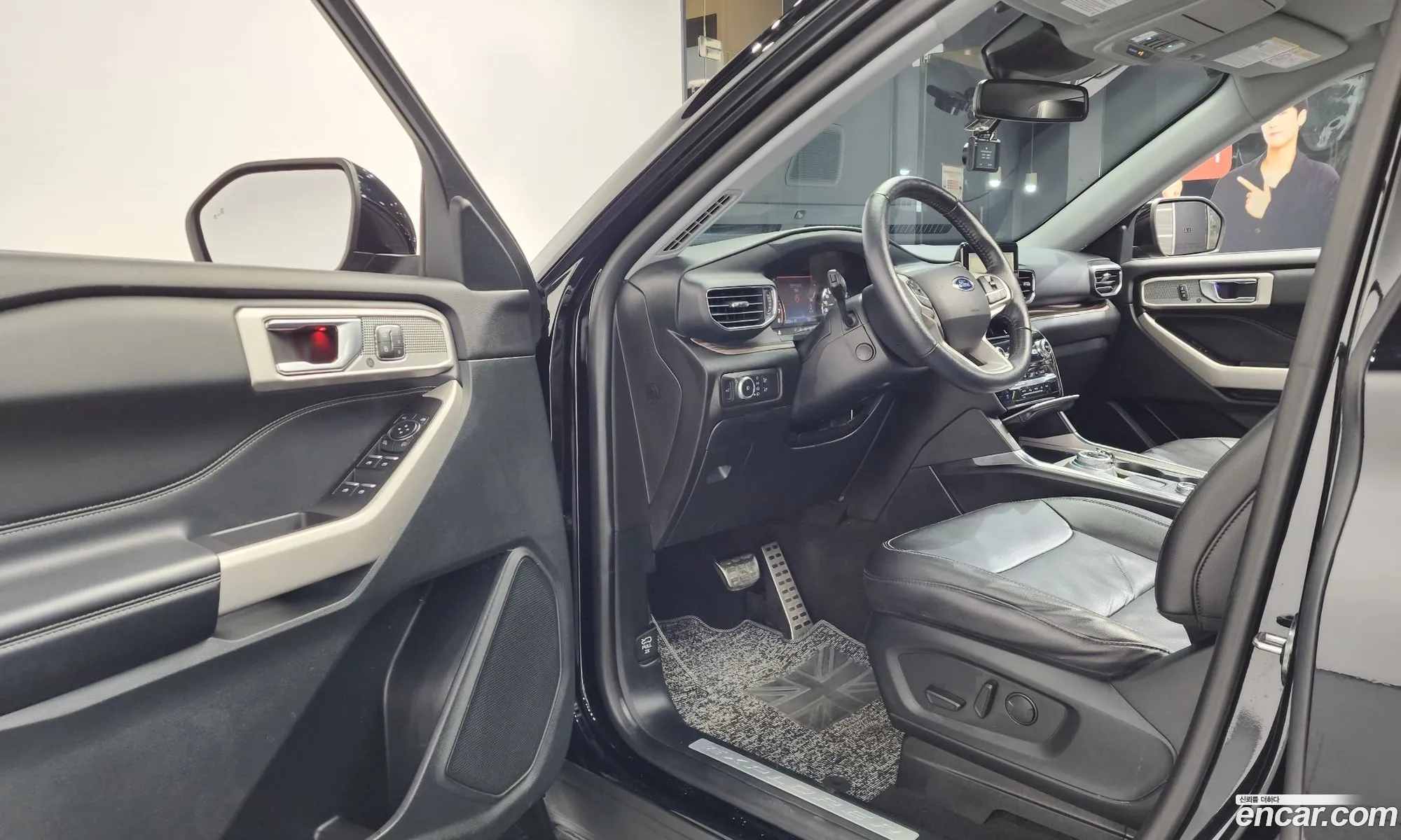 Ford Explorer 6th Gen 2021 — 7