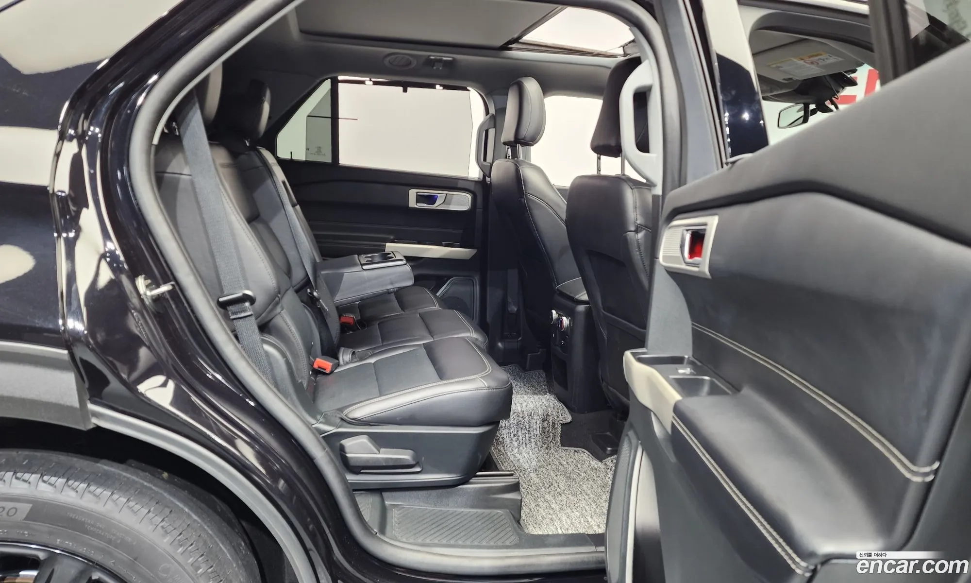 Ford Explorer 6th Gen 2021 — 11