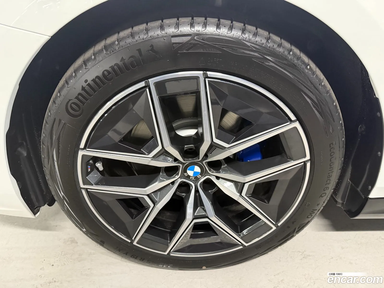 BMW 5 Series 2026 — 17