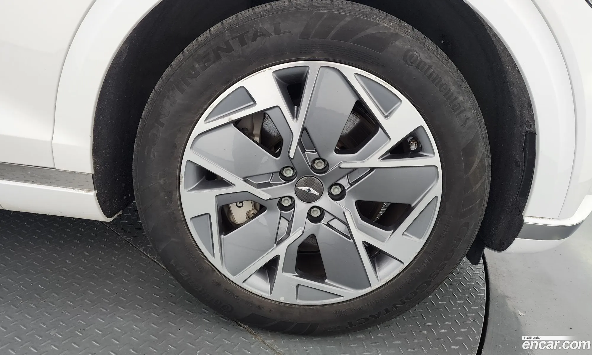 Genesis Electrified GV70 2022 — 17
