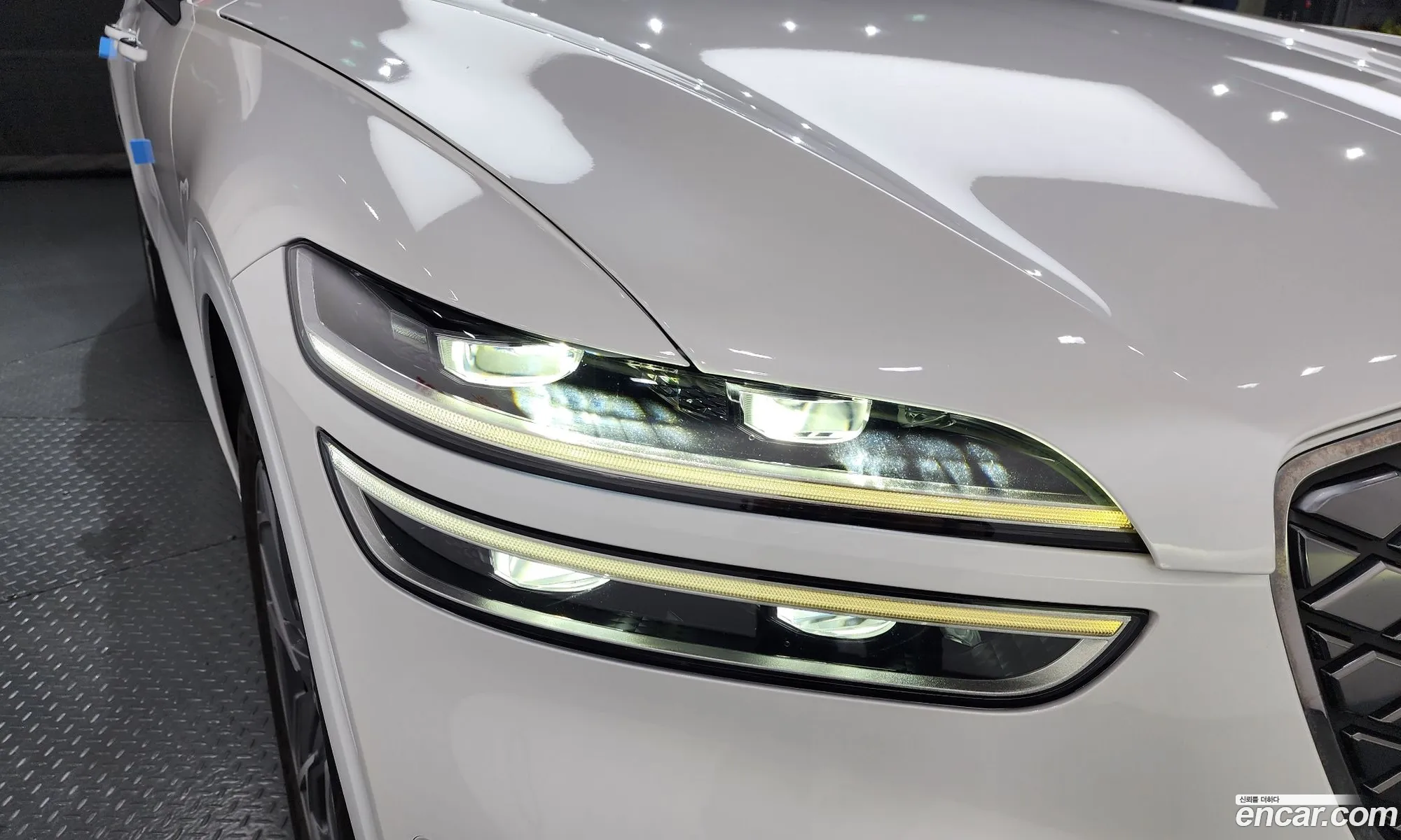 Genesis Electrified GV70 2022 — 32