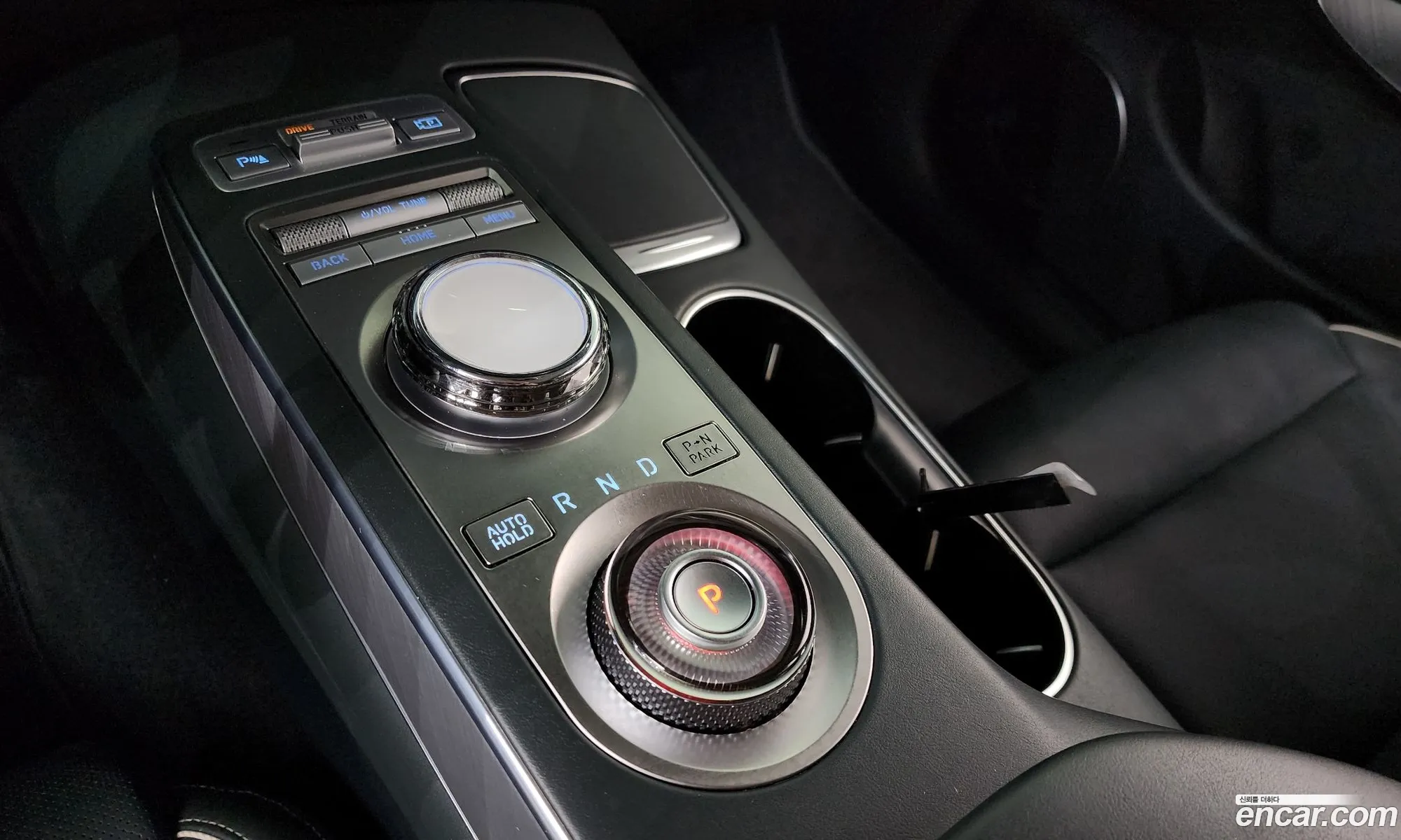 Genesis Electrified GV70 2022 — 27