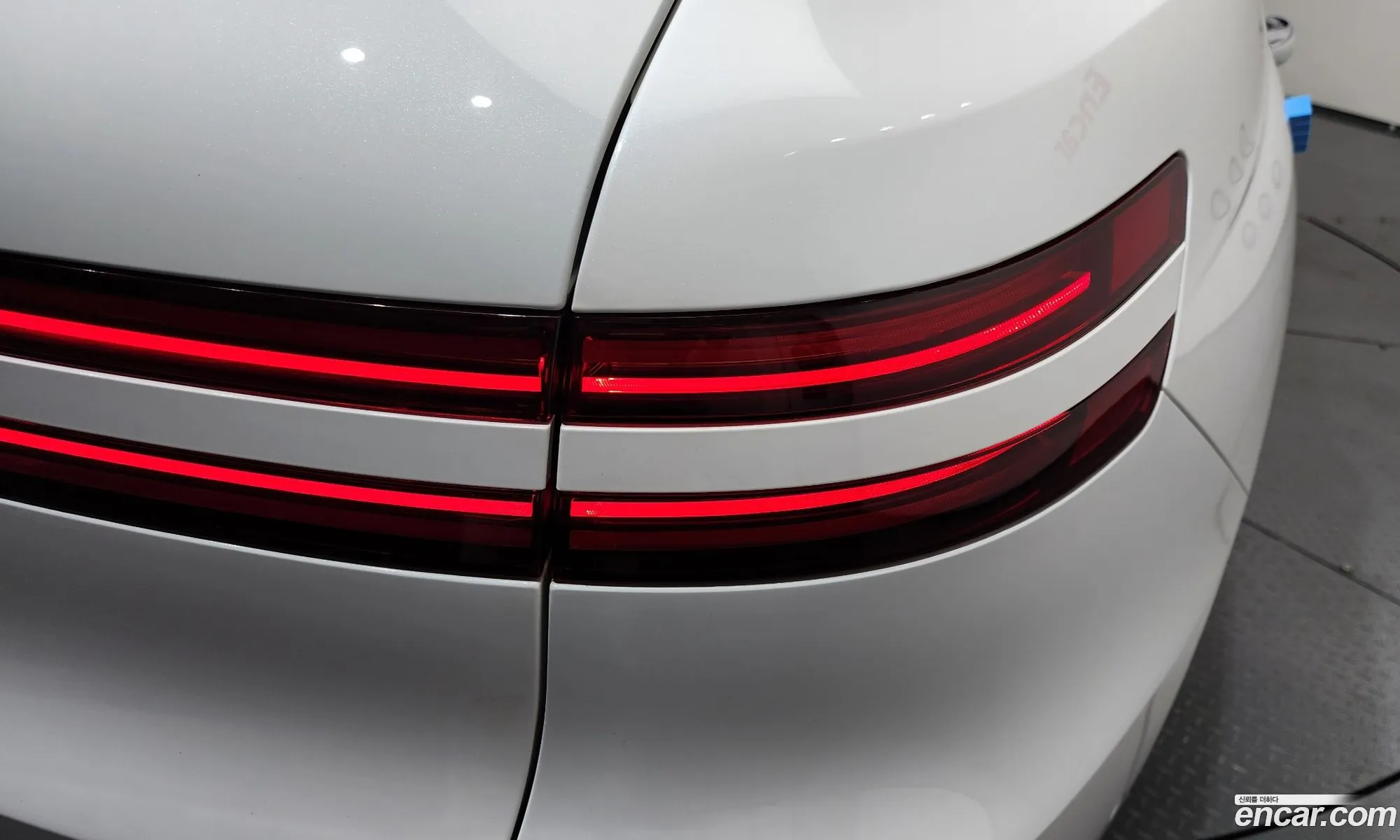 Genesis Electrified GV70 2022 — 12