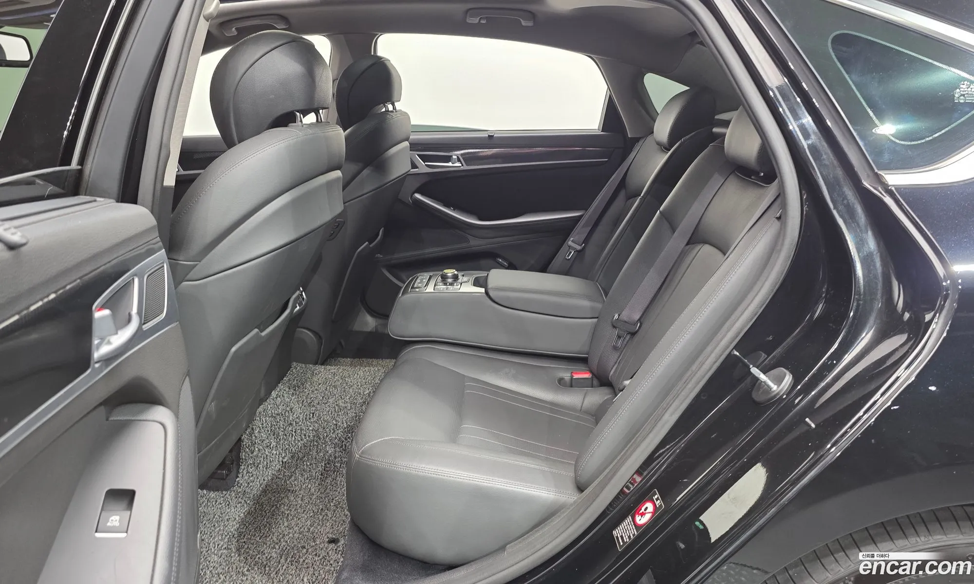 Hyundai Genesis DH 2014 KMHGM41DBFU055649 — 17