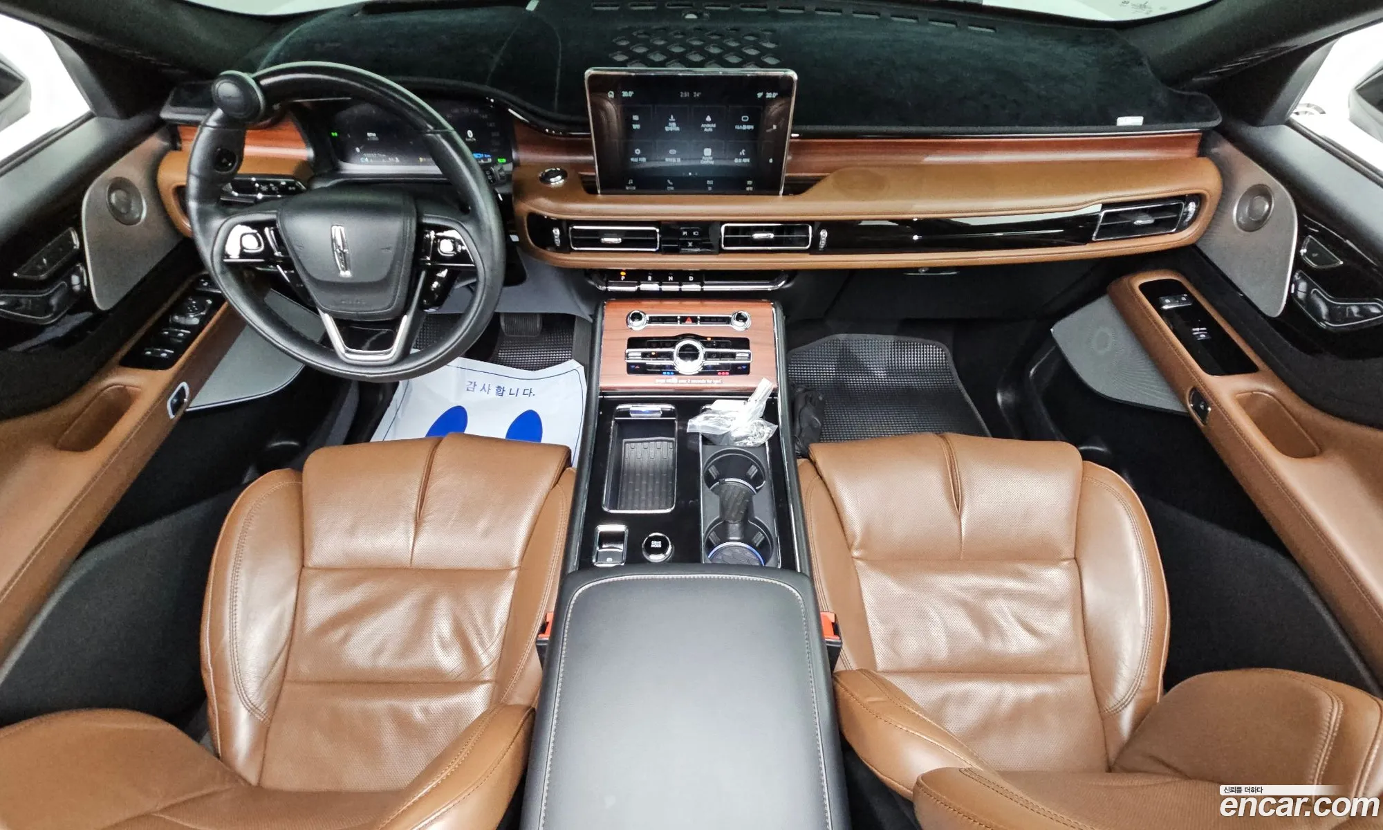 Lincoln Aviator 2021 5LMYJ8XY7MNL01537 — 28
