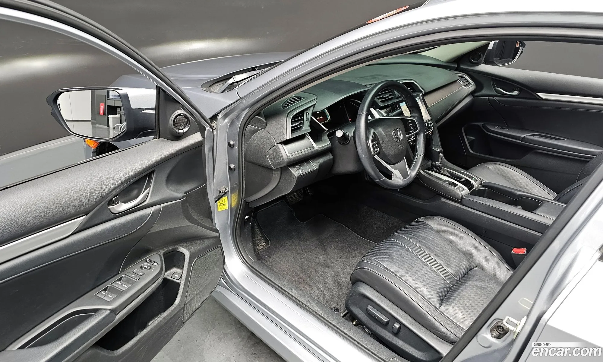 Honda Civic 2017 19XFC2670HE300237 — 28