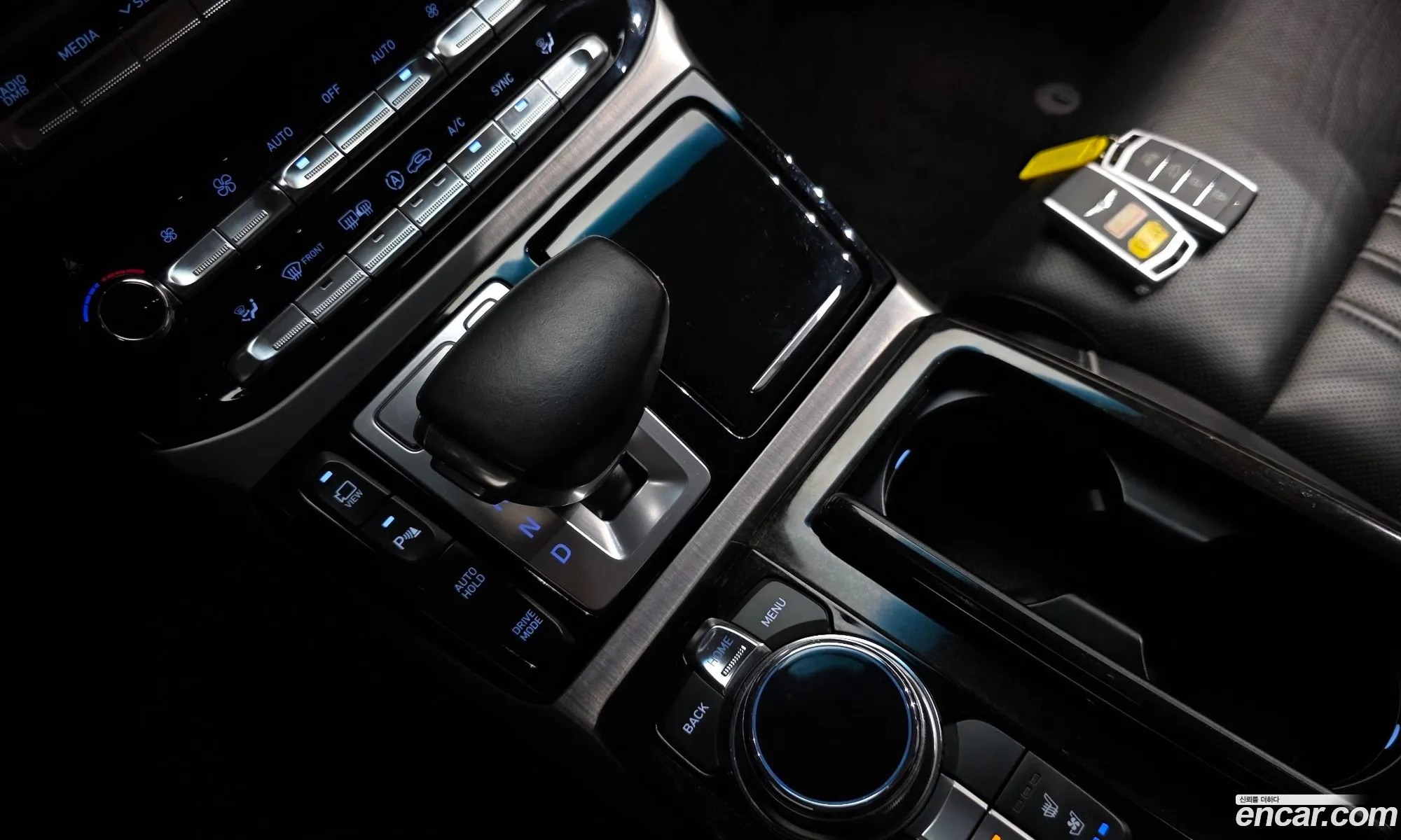 Genesis EQ900 2015 — 33