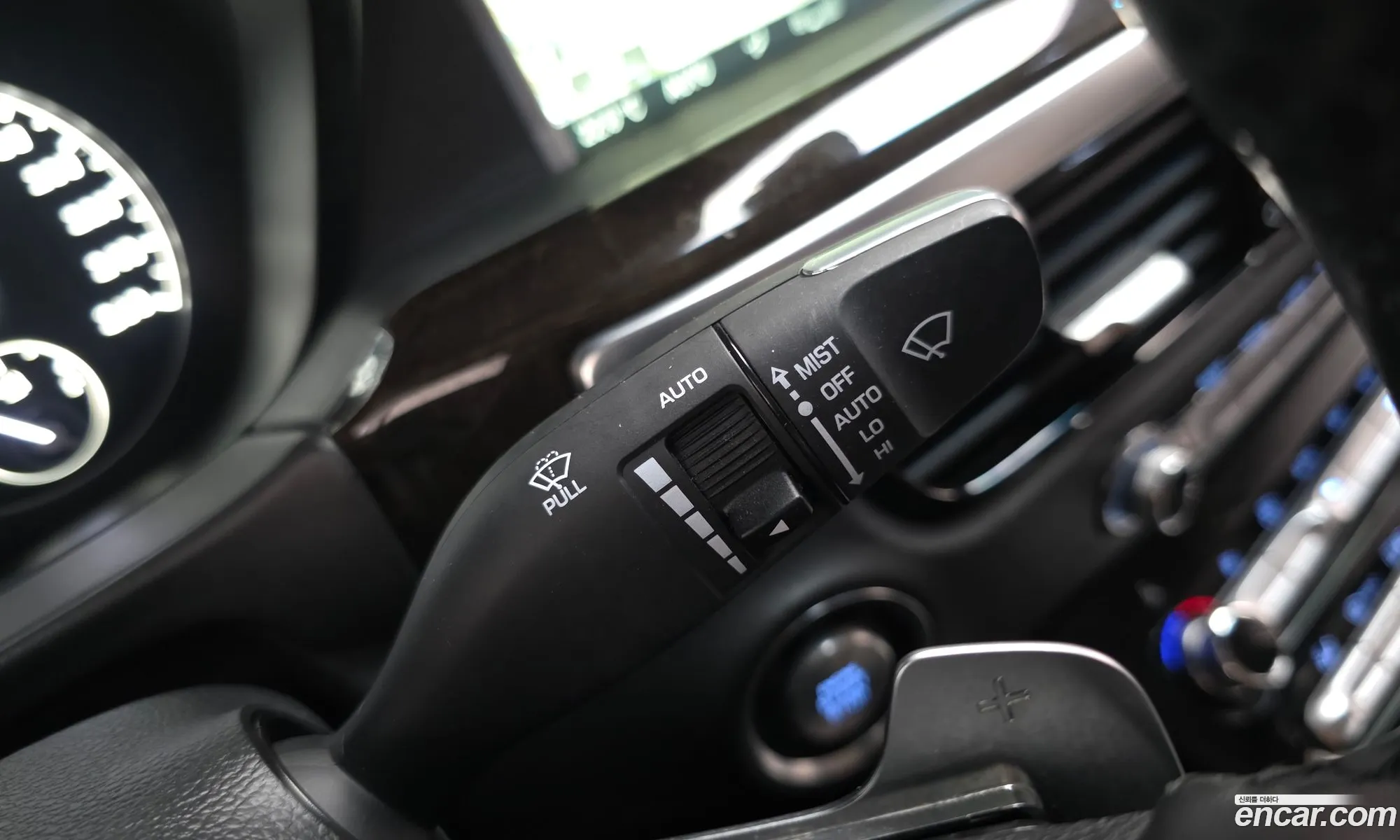 Genesis EQ900 2015 — 8