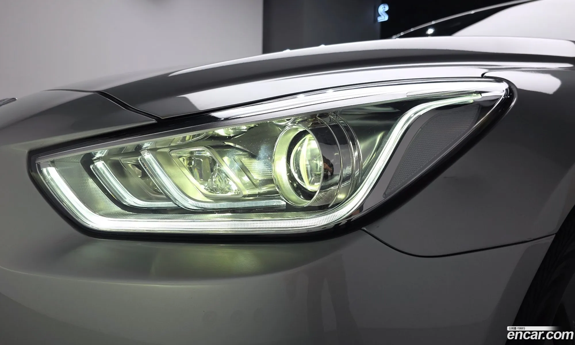 Genesis EQ900 2015 — 3