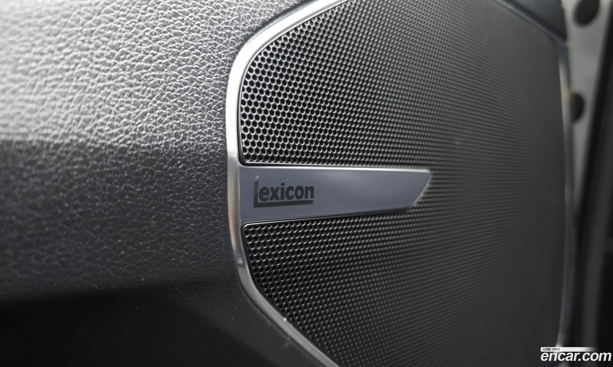 Genesis EQ900 2015 — 12