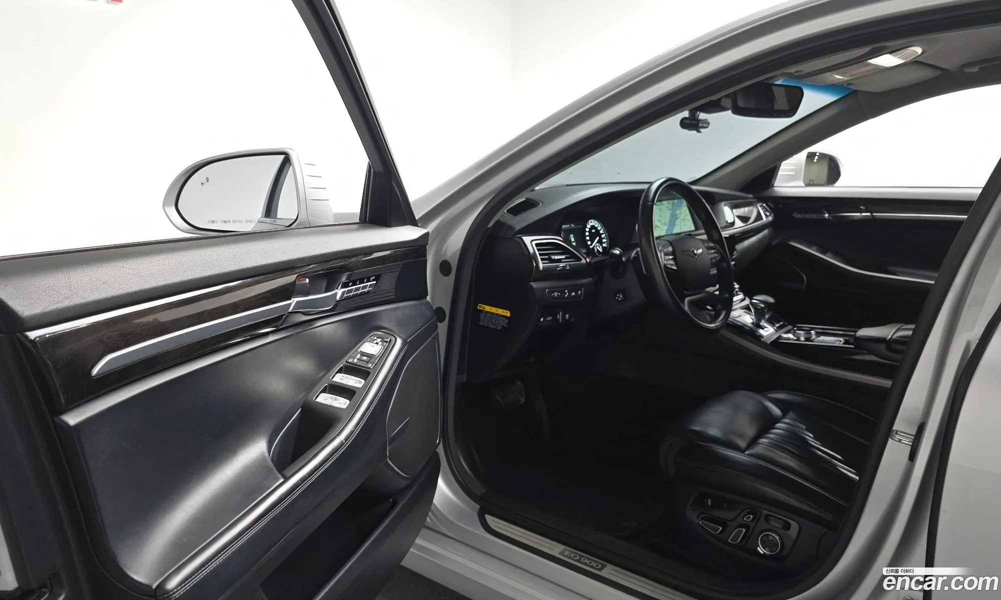 Genesis EQ900 2015 — 17