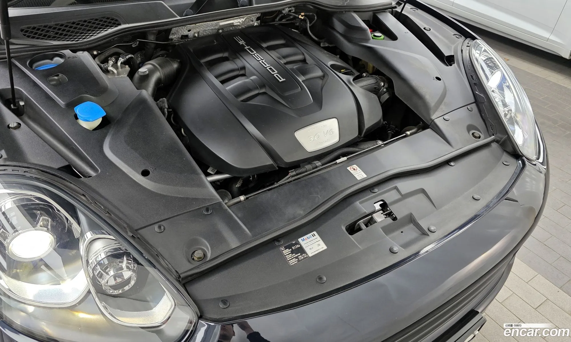 Porsche Cayenne 2015 WP1AF2925FLA43953 — 3