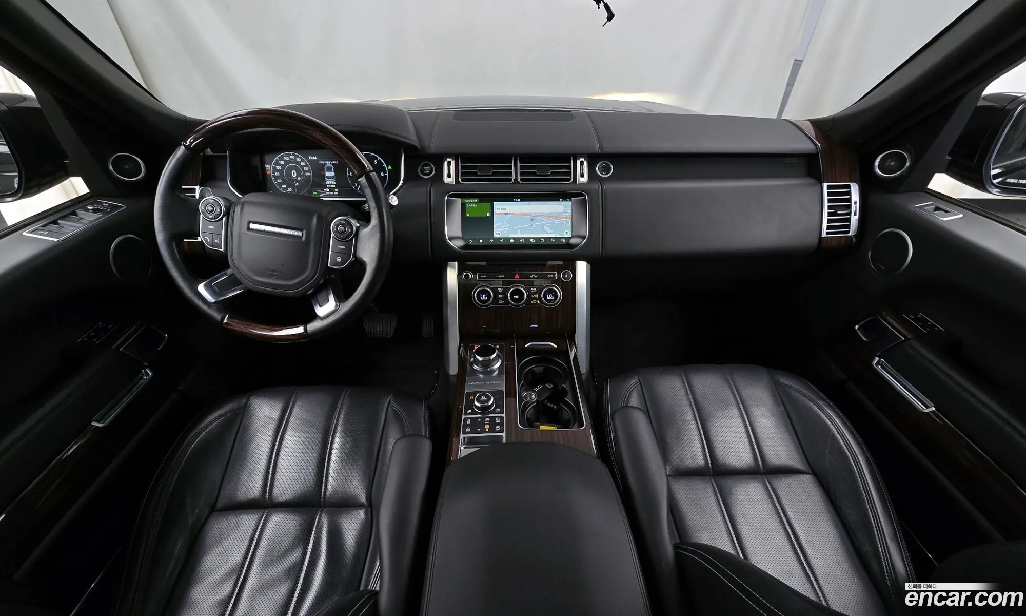 Land Rover Range Rover 2017 SALGA2FJ0HA365512 — 14