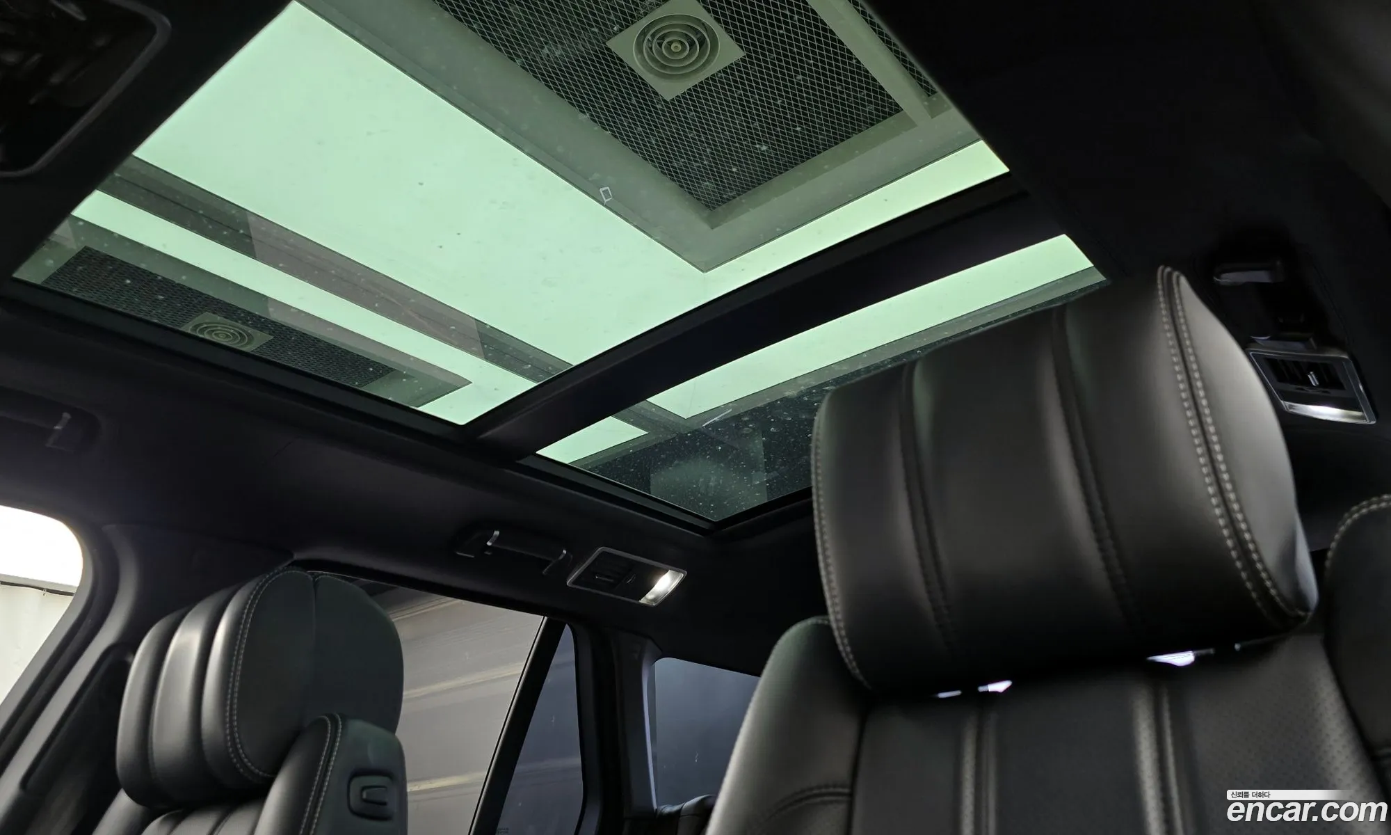 Land Rover Range Rover 2017 SALGA2FJ0HA365512 — 19