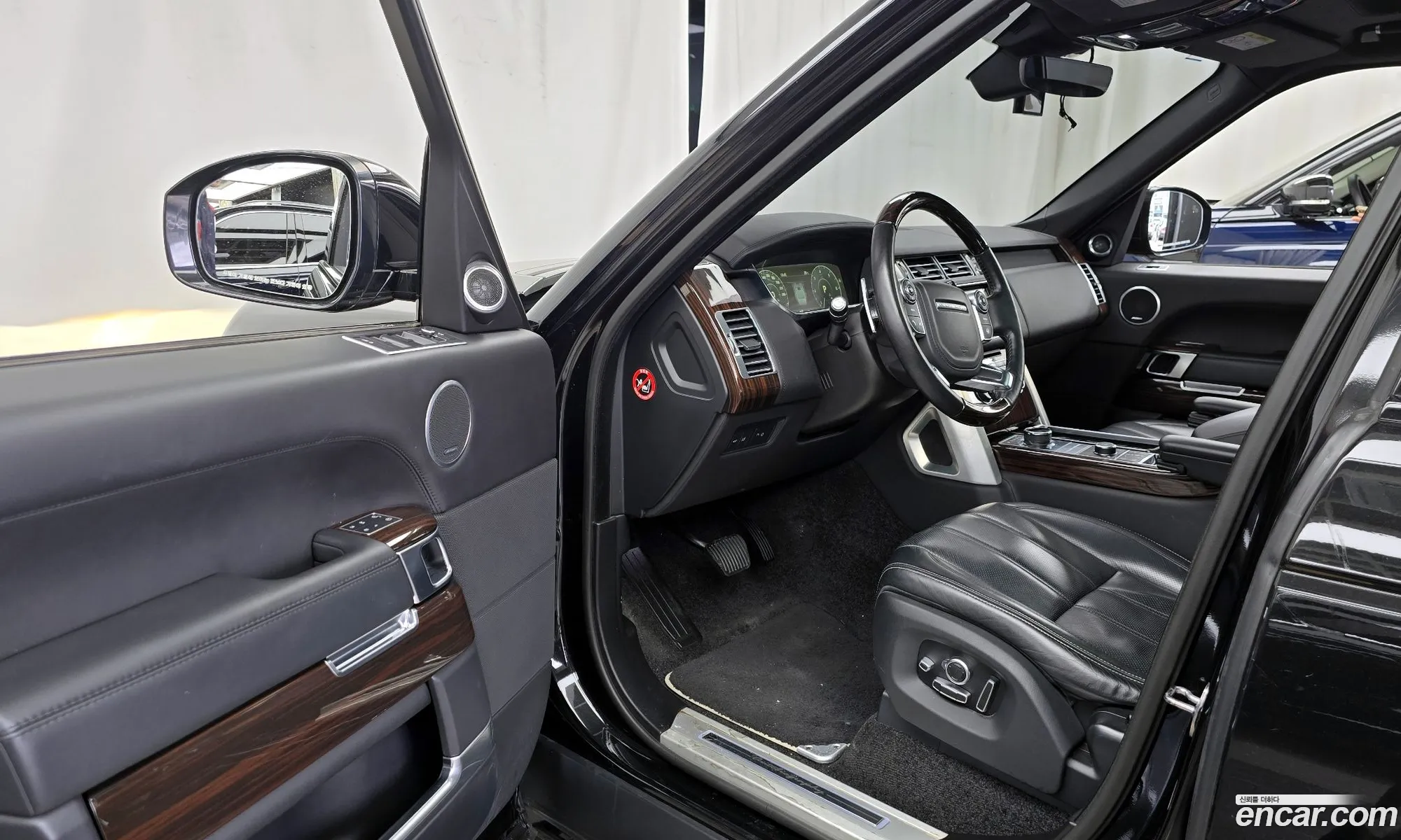 Land Rover Range Rover 2017 SALGA2FJ0HA365512 — 8